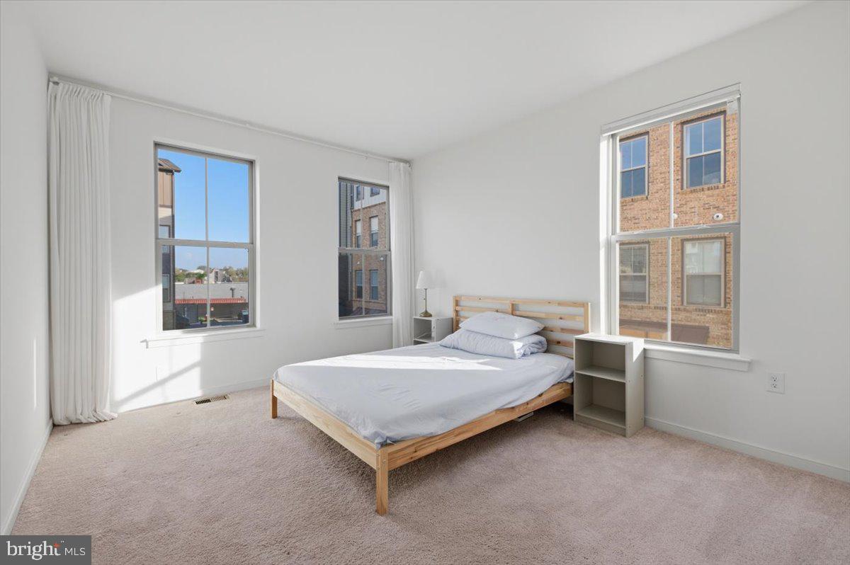 REGAL CHASE - Residential