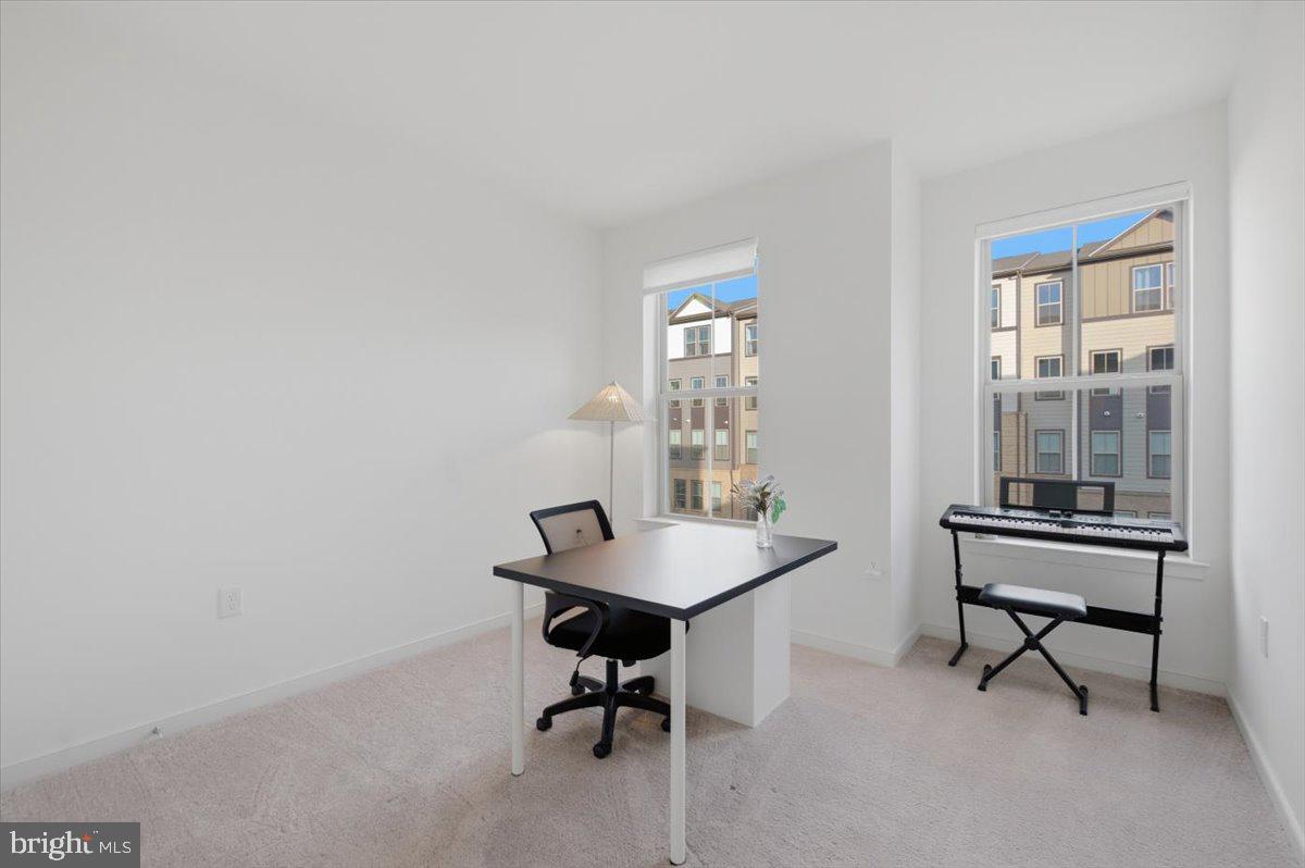 REGAL CHASE - Residential