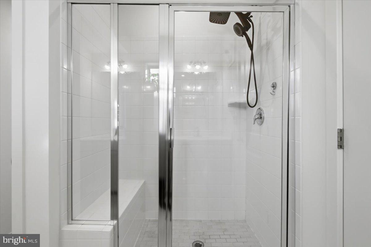 REGAL CHASE - Residential