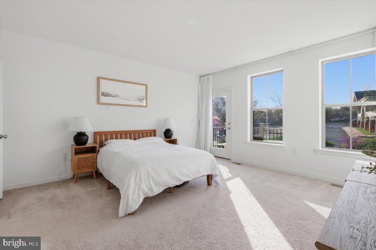 REGAL CHASE - Residential