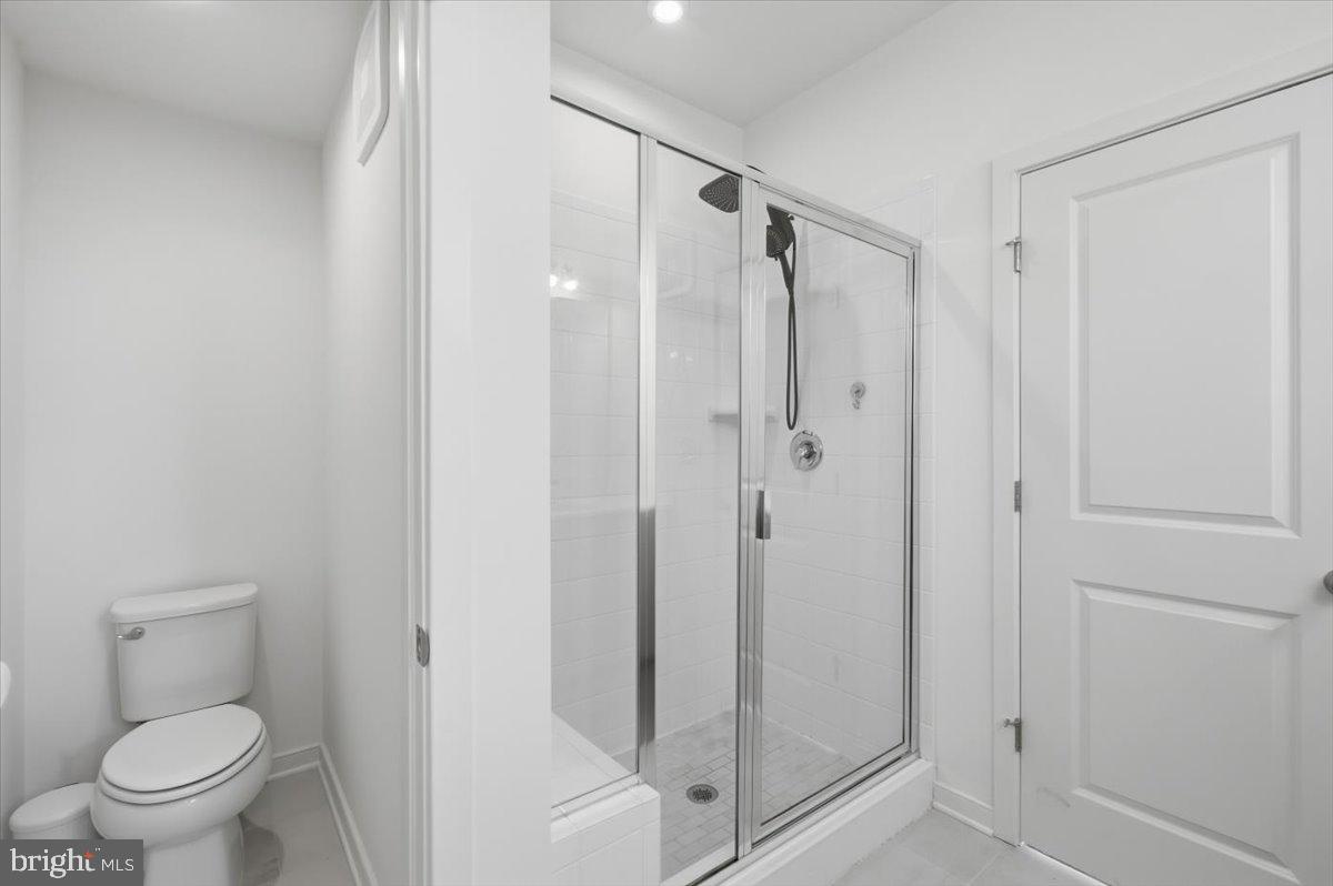 REGAL CHASE - Residential