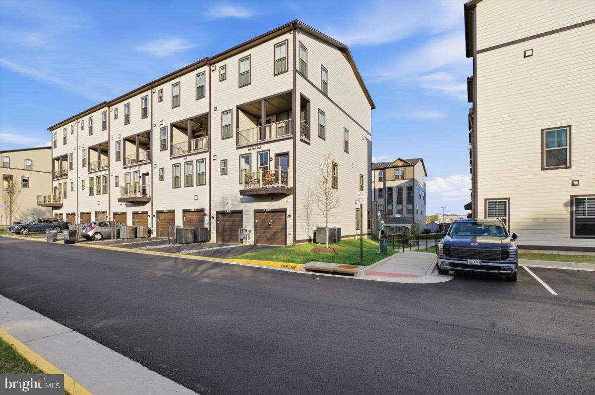 REGAL CHASE - Residential