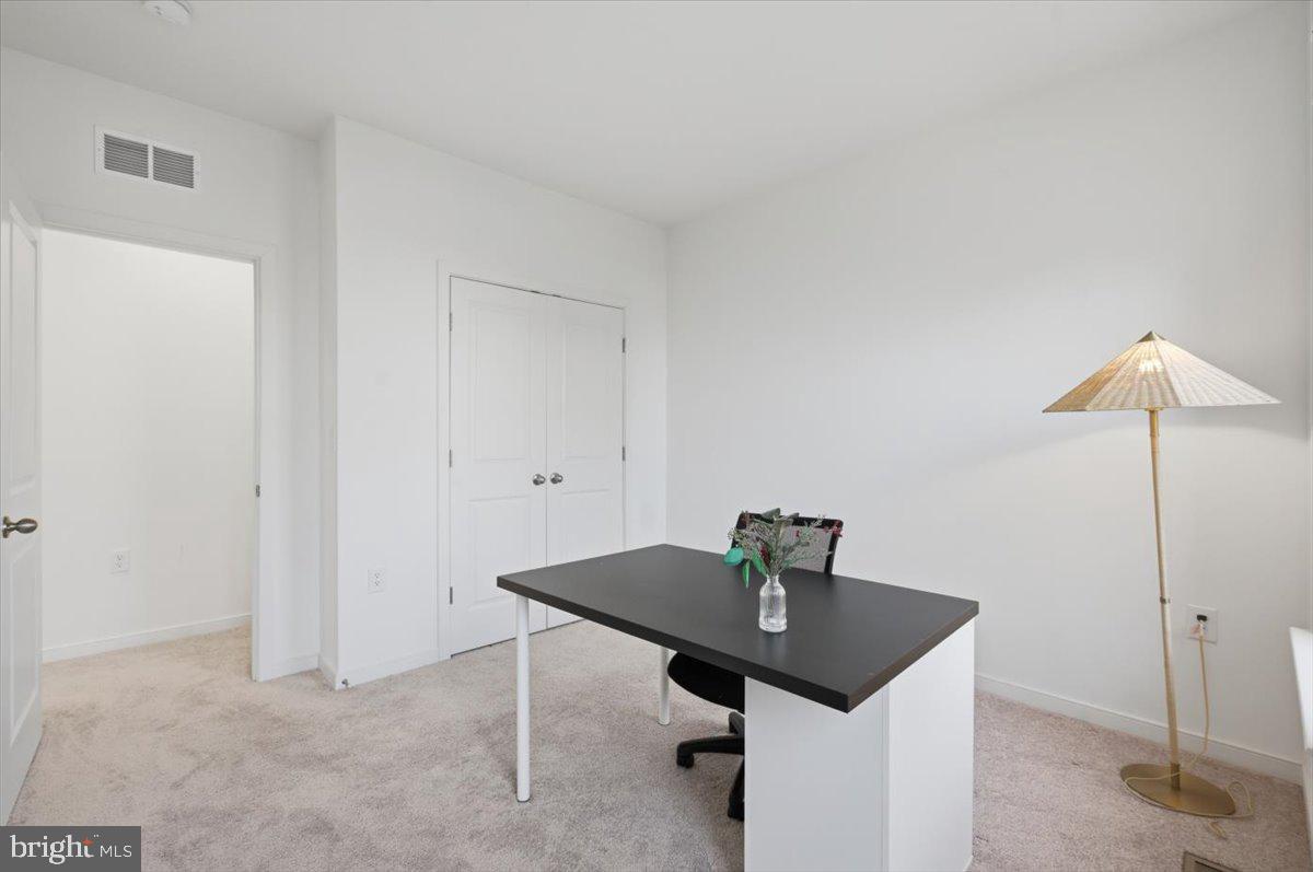 REGAL CHASE - Residential