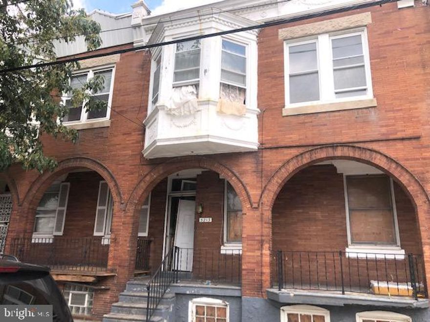 This property is sold  as is, may have occupants drive by only.  All offers will be presented, $2500 deposit and proof of funds will be required, AS IS addendum and buyer is responsible for u/o. S Cash or hard money financing only. All offers will be presented. all deposit checks must be received within 48 hours, under 30 days must be certified.