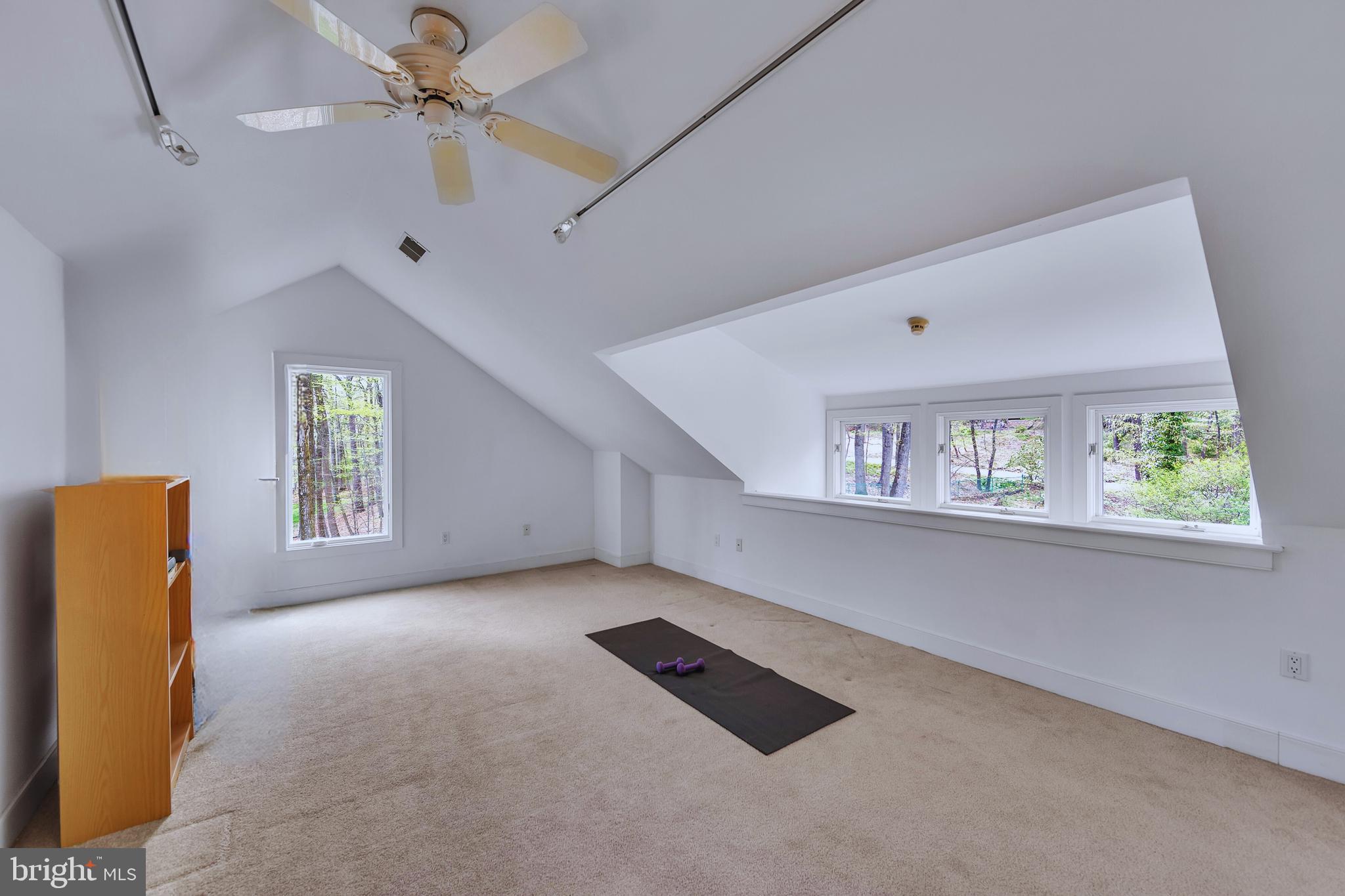 VALLEY FORGE MTN - Residential