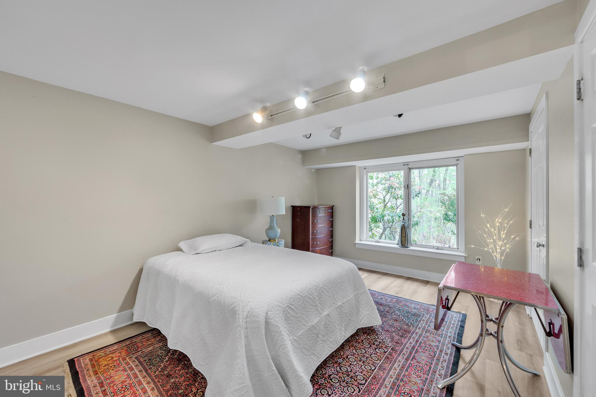 VALLEY FORGE MTN - Residential