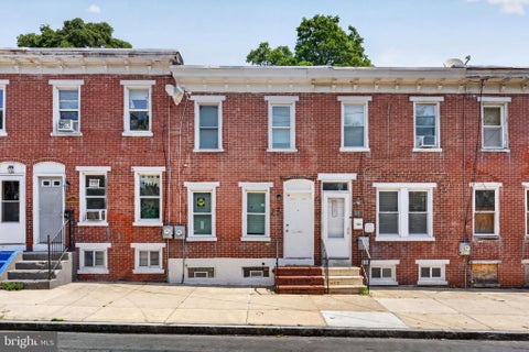 Townhouse For Sale - 23 E 22nd Street<br/> WILMINGTON, DE 19802