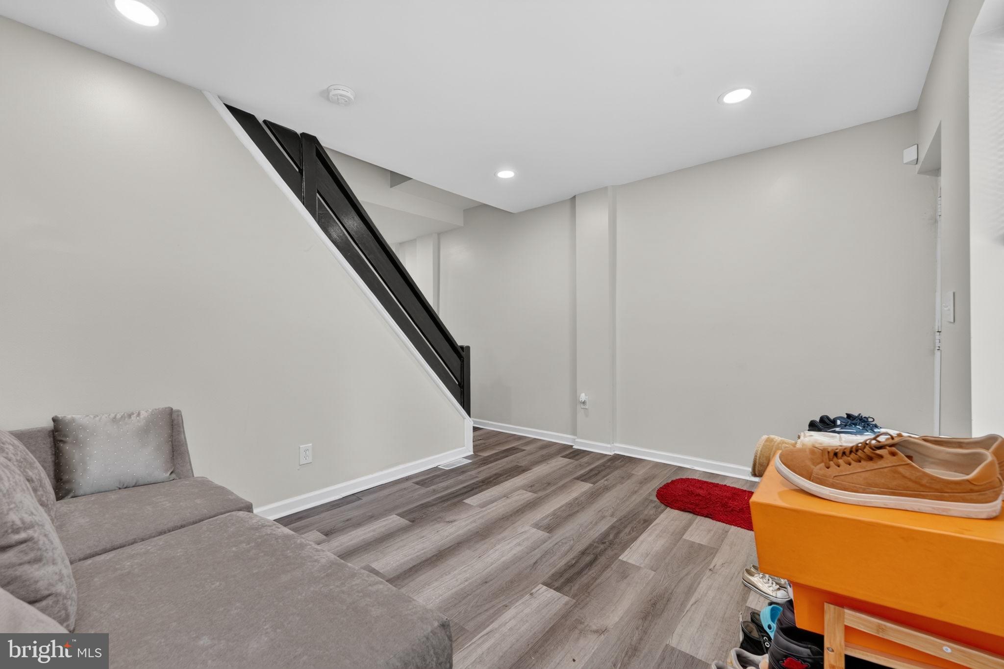 23 E 22ND STREET