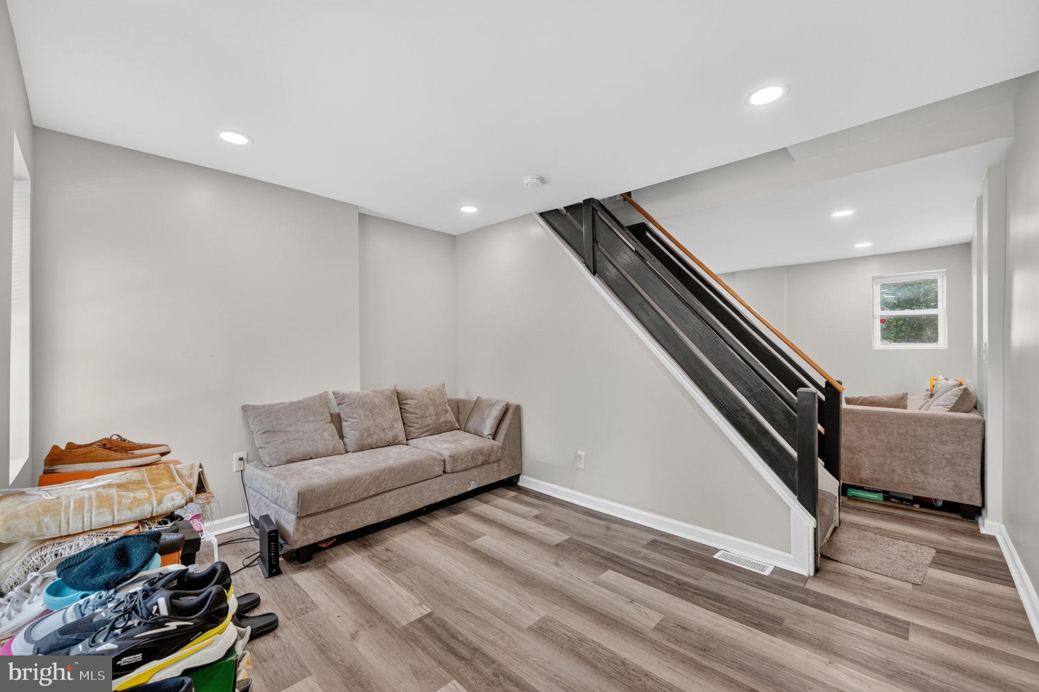 23 E 22ND STREET