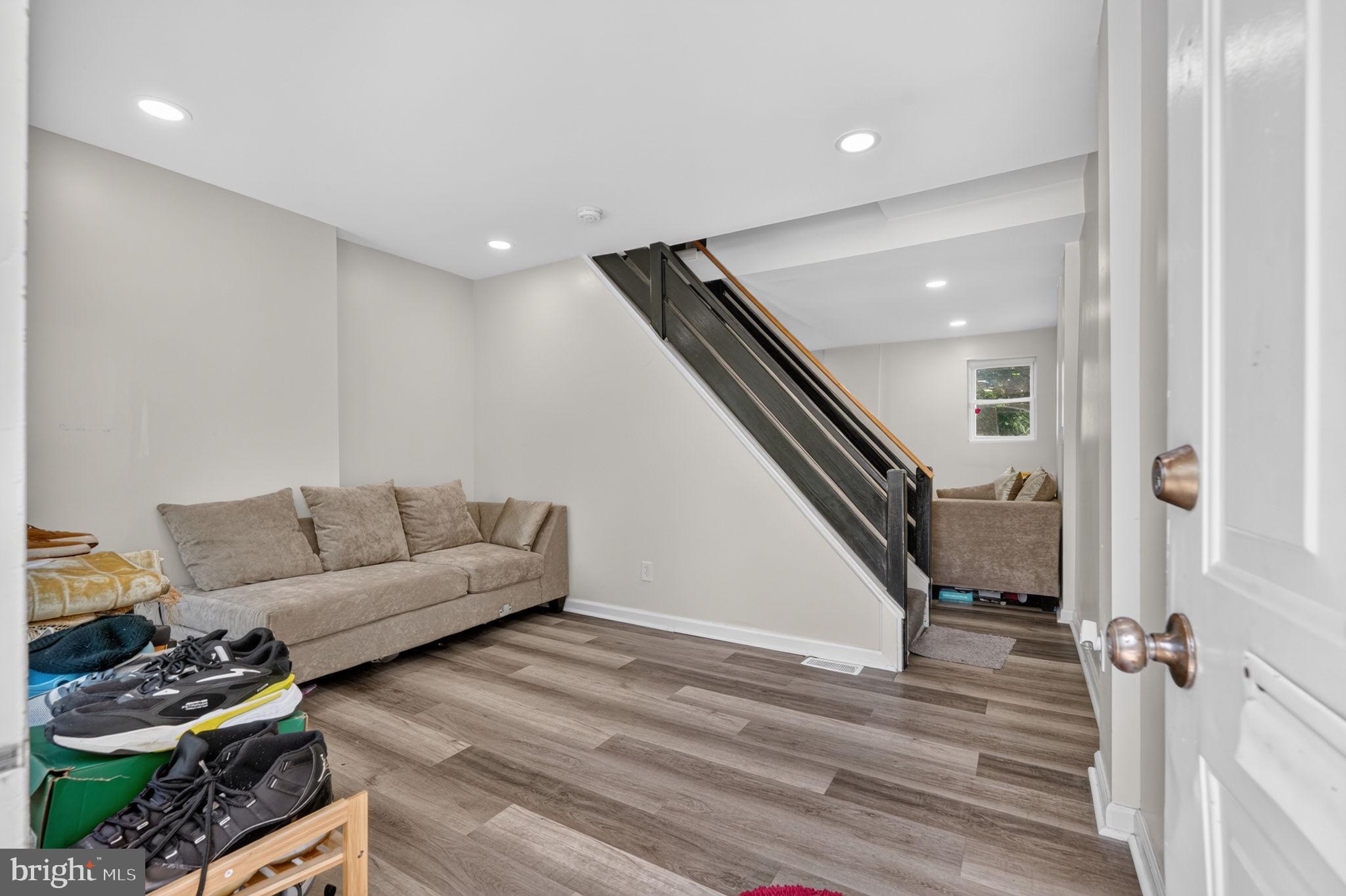 23 E 22ND STREET