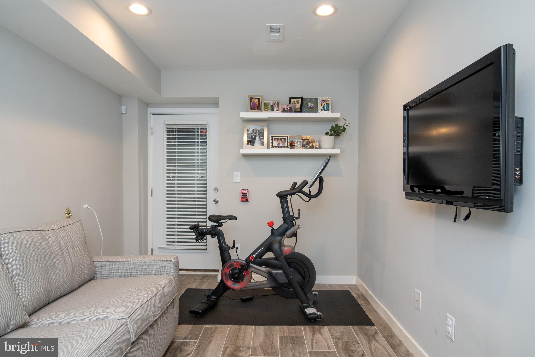 POINT BREEZE - Residential Lease