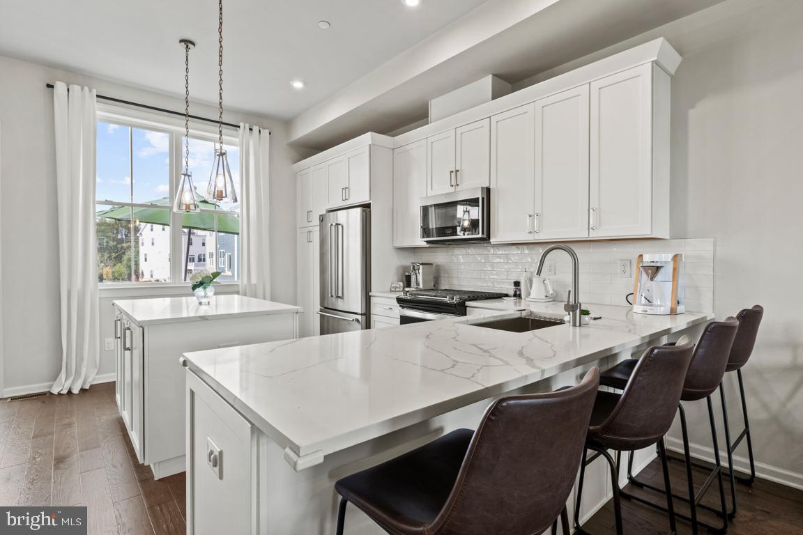 STEELPOINTE - Residential