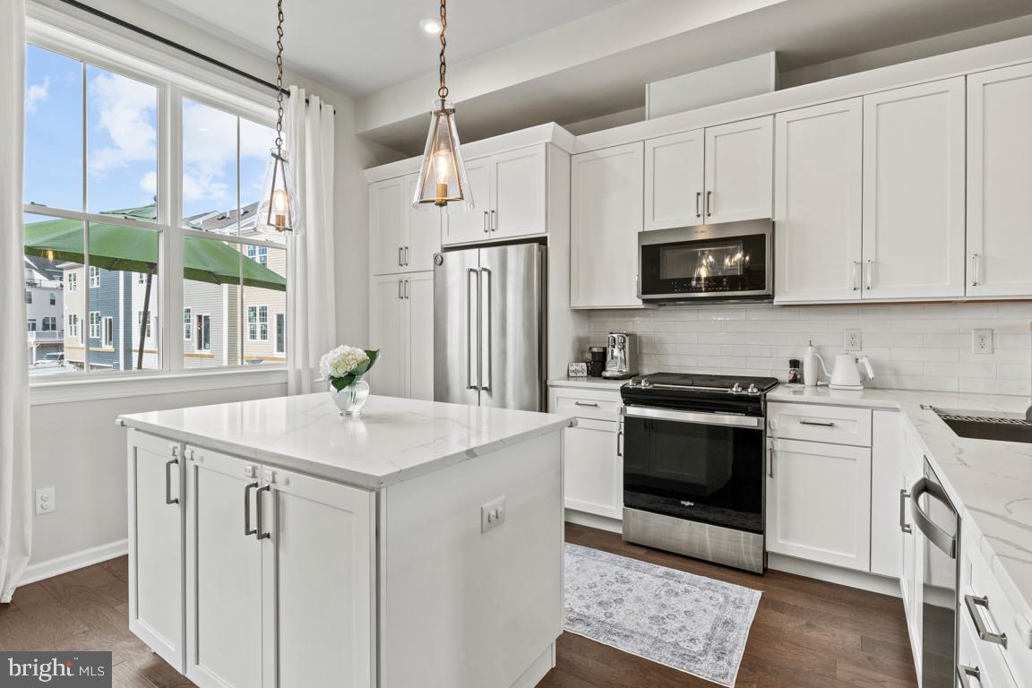 STEELPOINTE - Residential