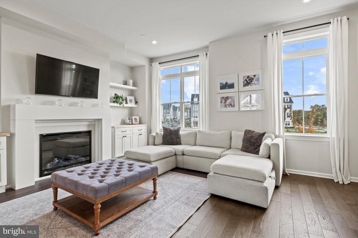 STEELPOINTE - Residential