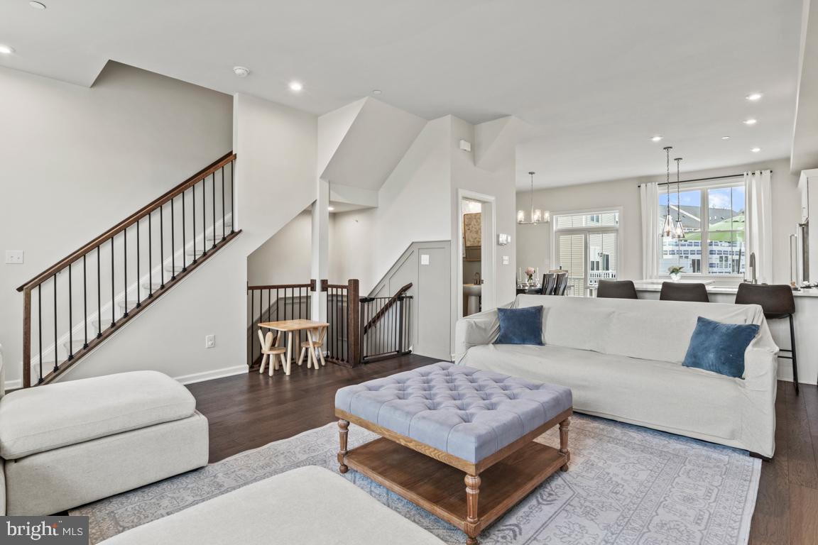 STEELPOINTE - Residential