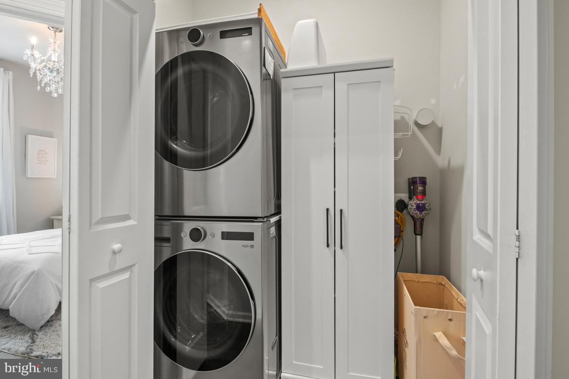 STEELPOINTE - Residential