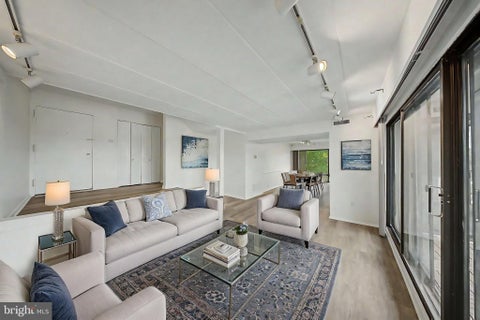 Condo For Sale - 112 Roberts Lane #300<br/> ALEXANDRIA, VA 22314