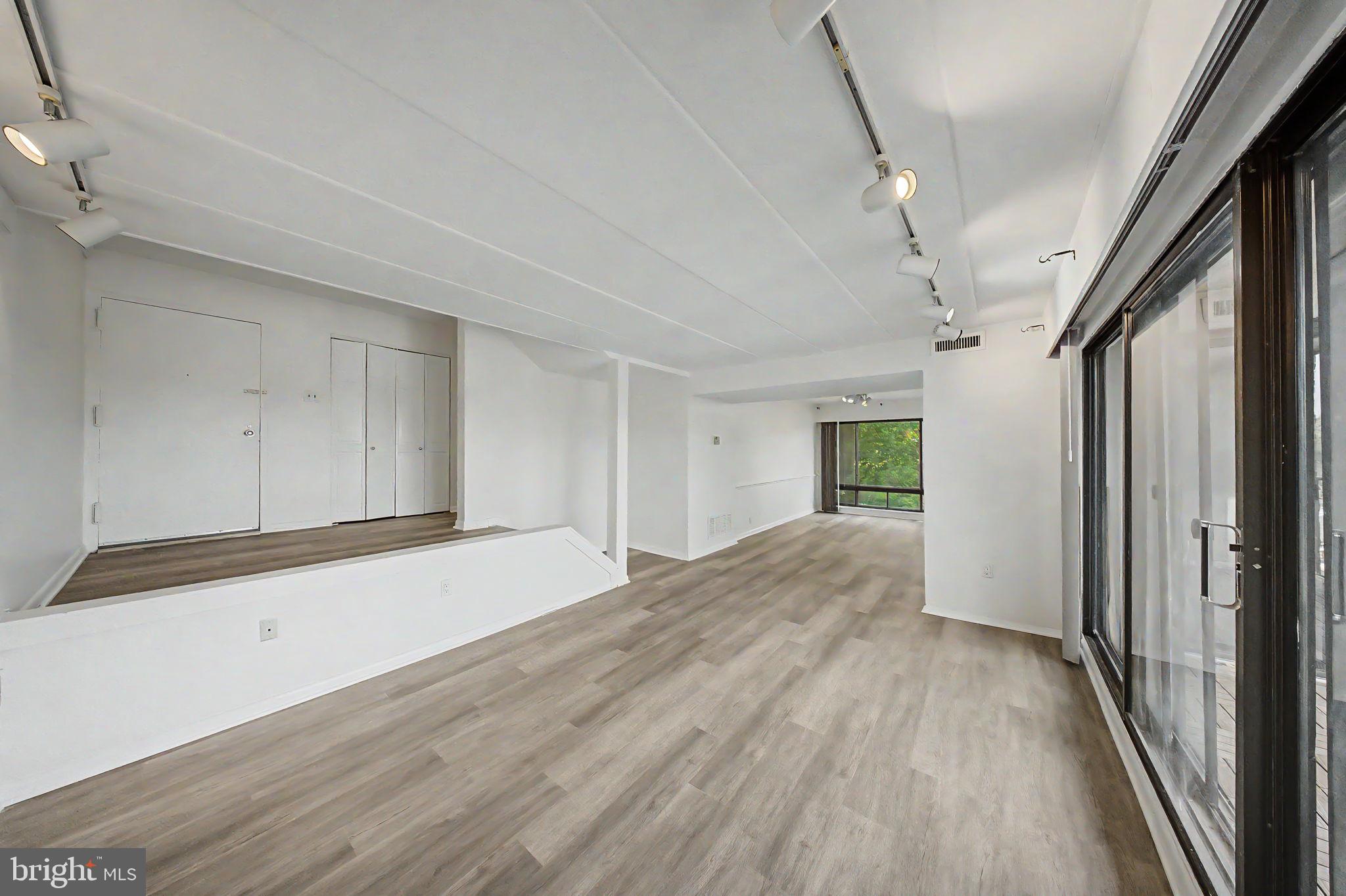 112 ROBERTS LANE 300