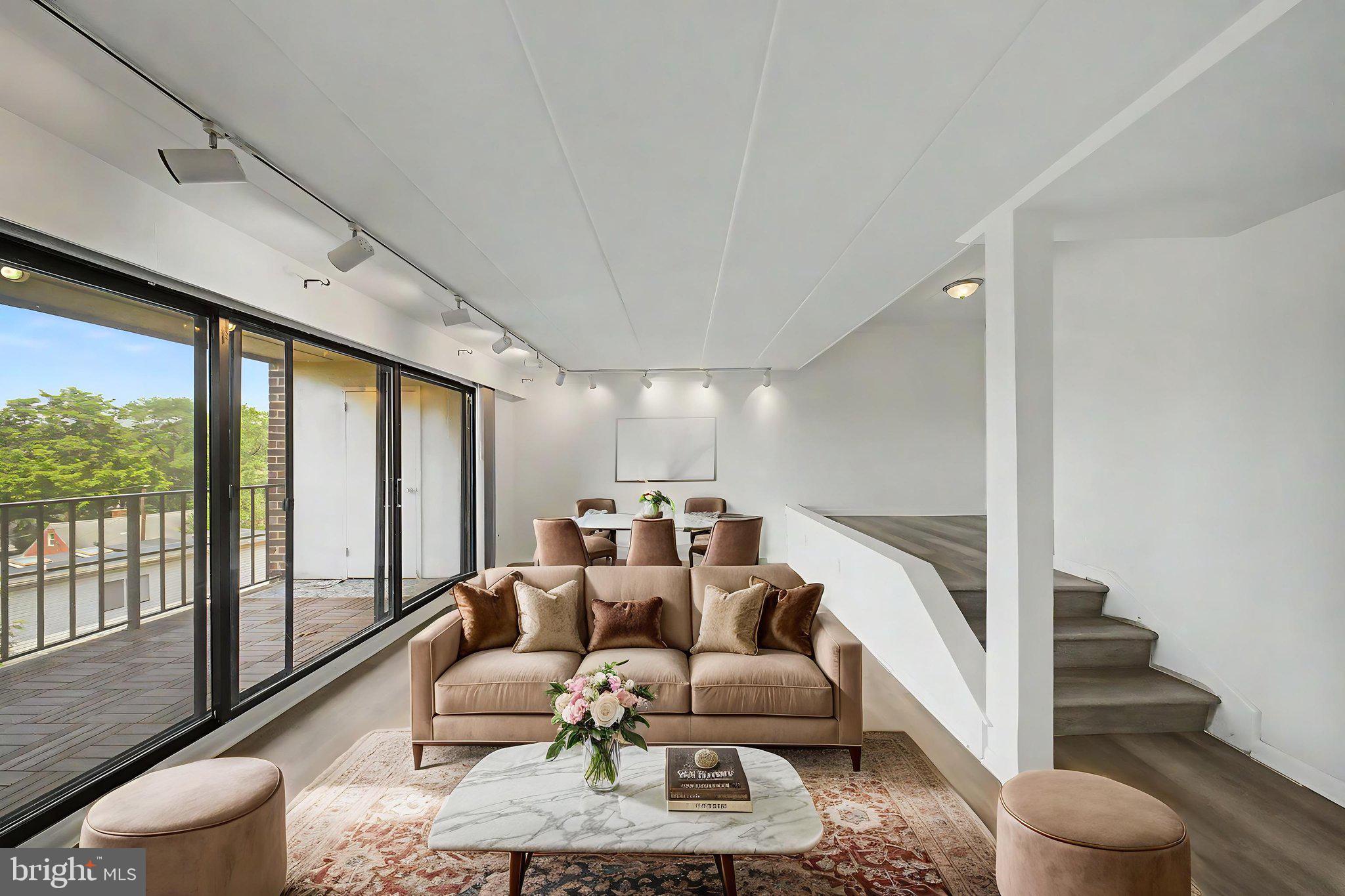 112 ROBERTS LANE 300