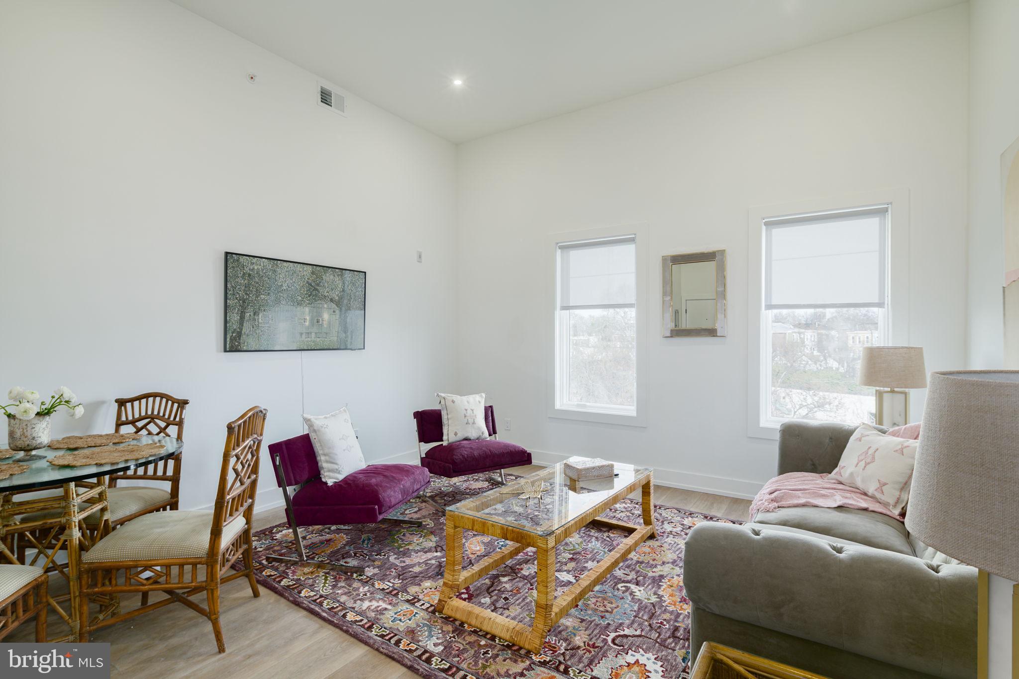 SQUIRREL HILL - Residential Lease