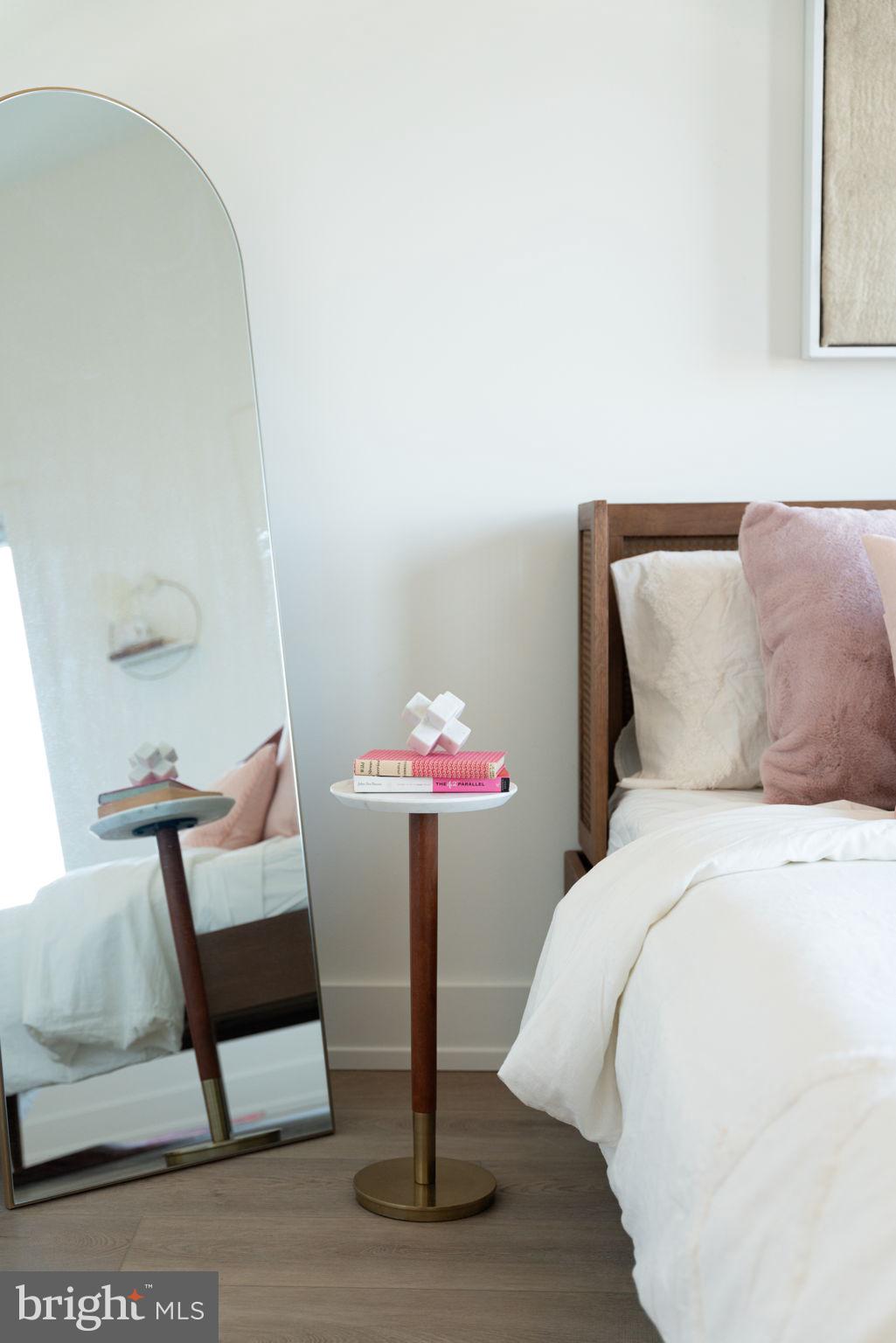 SQUIRREL HILL - Residential Lease