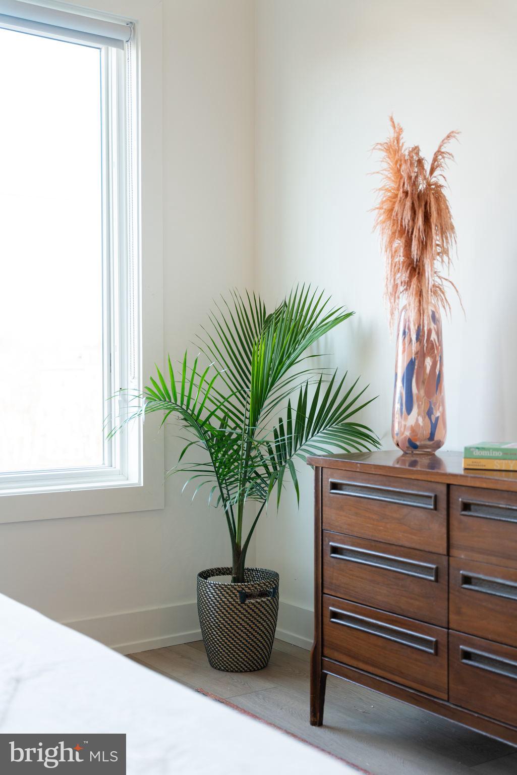 SQUIRREL HILL - Residential Lease