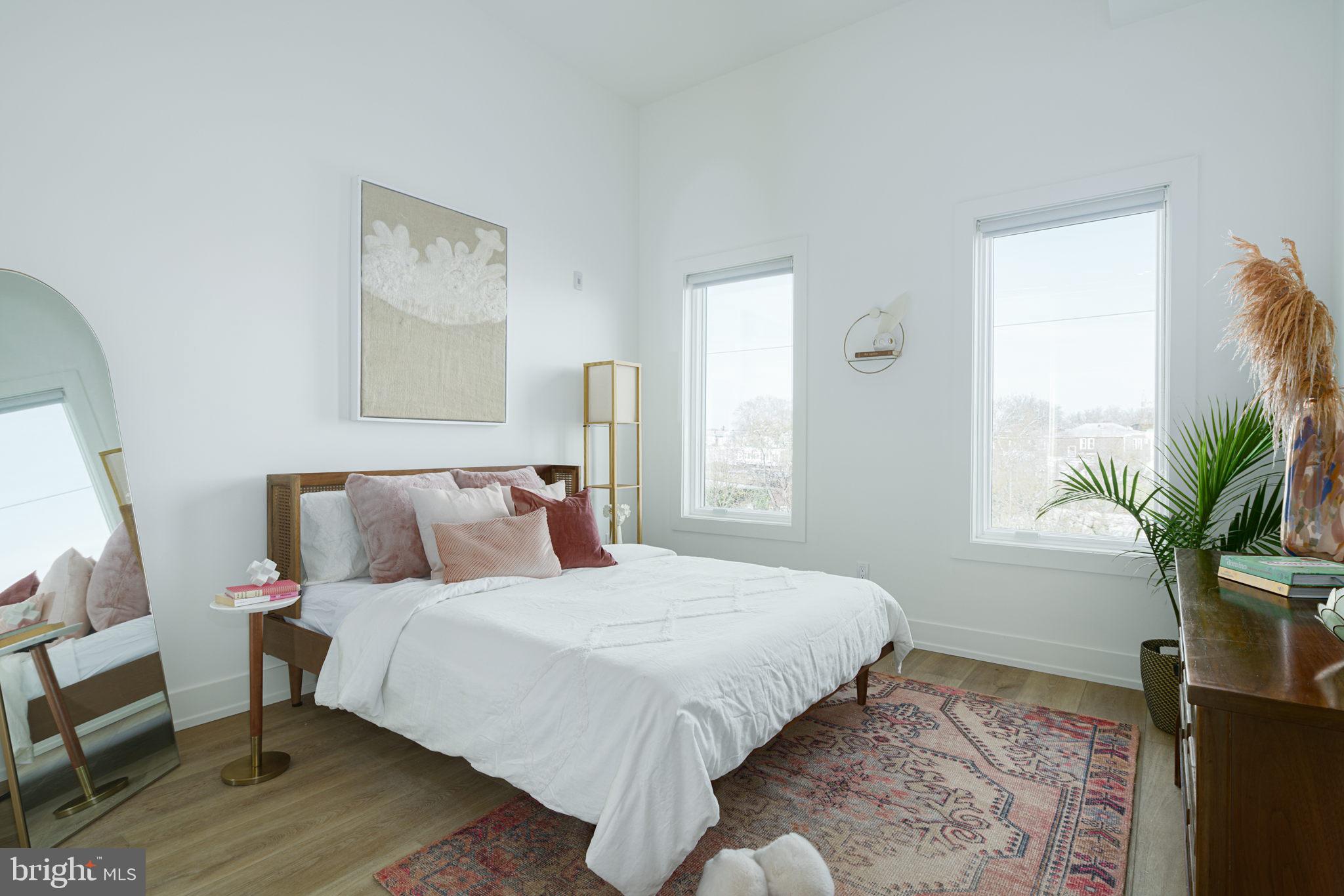 SQUIRREL HILL - Residential Lease