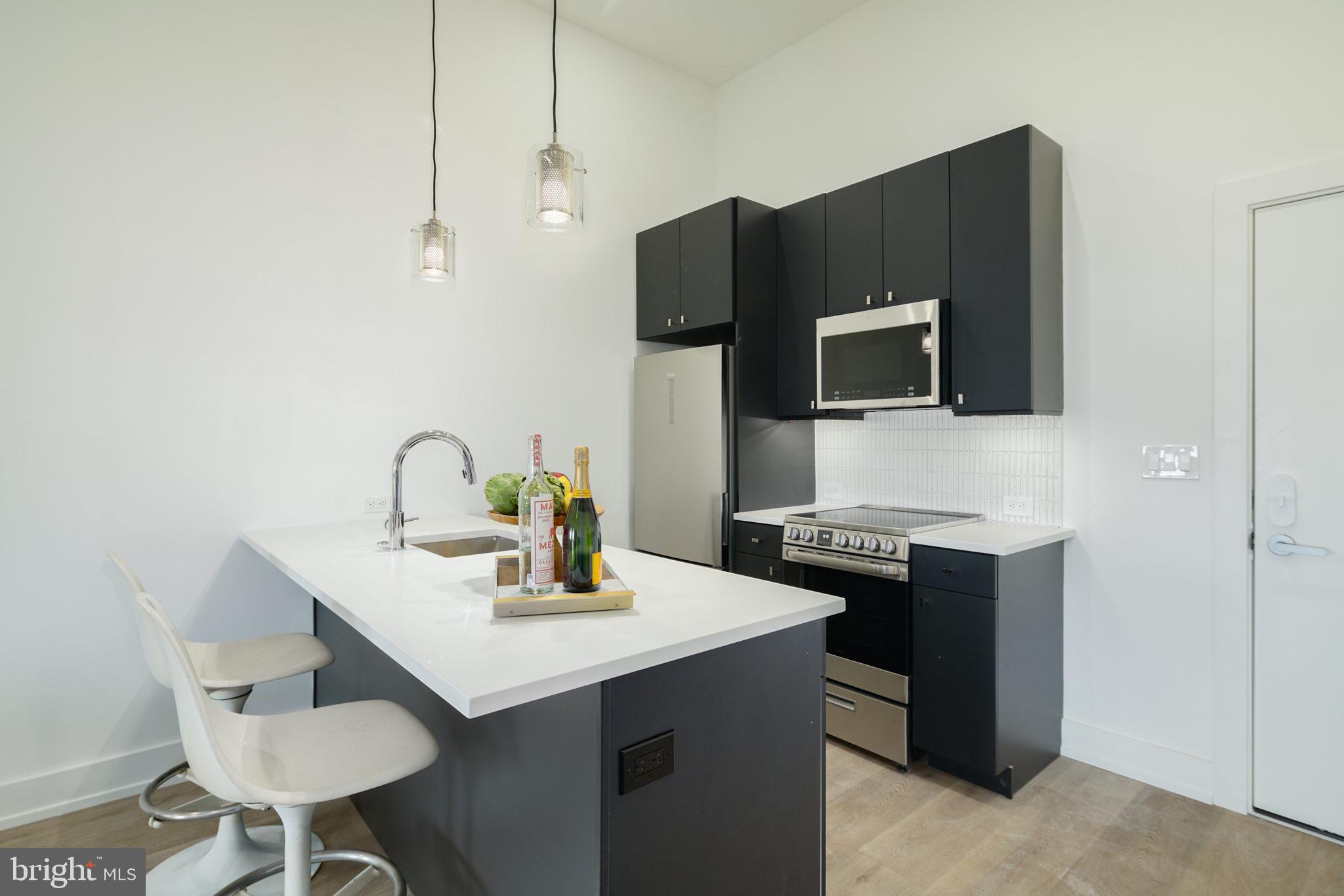 SQUIRREL HILL - Residential Lease