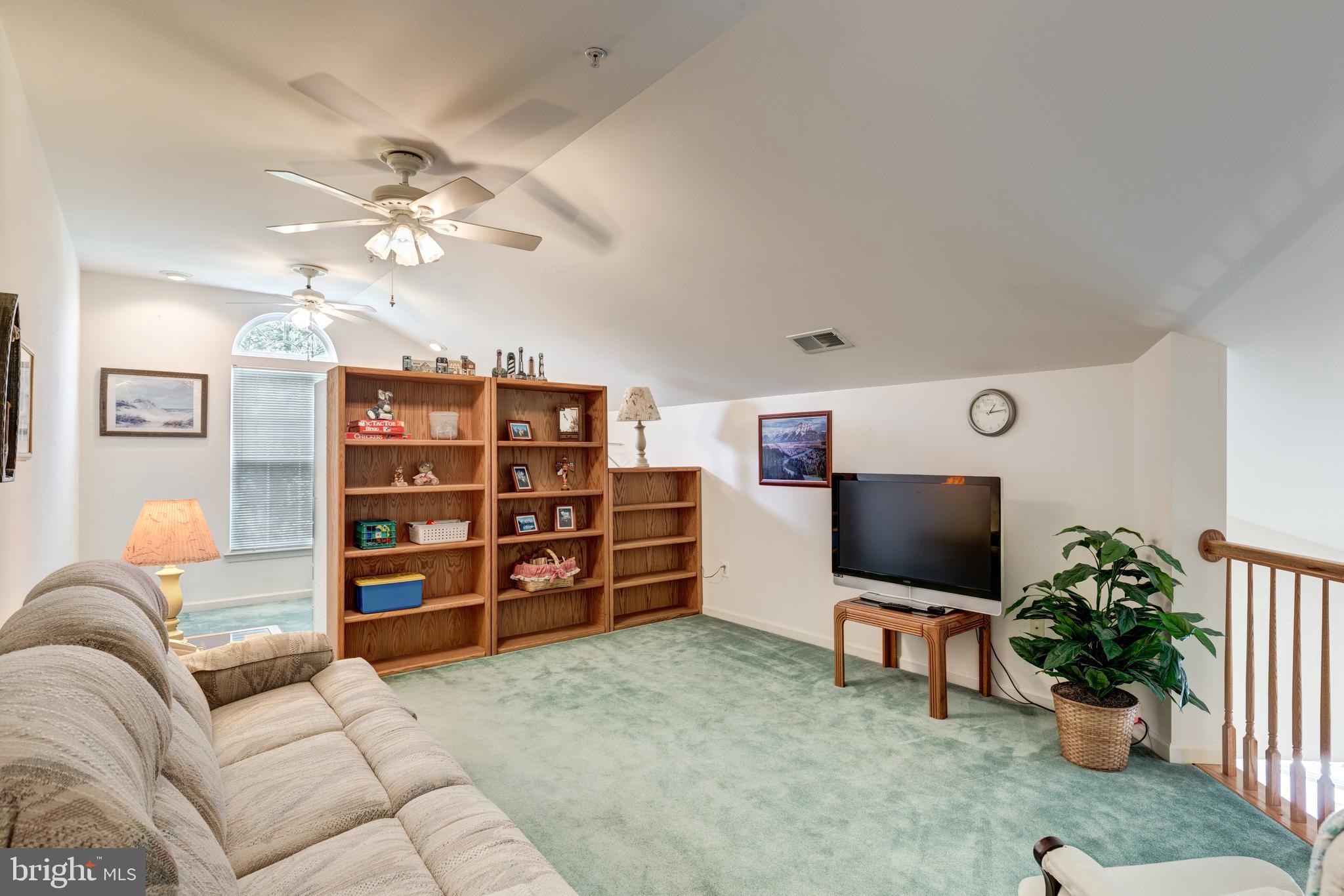 HAMPTON COURT - Residential