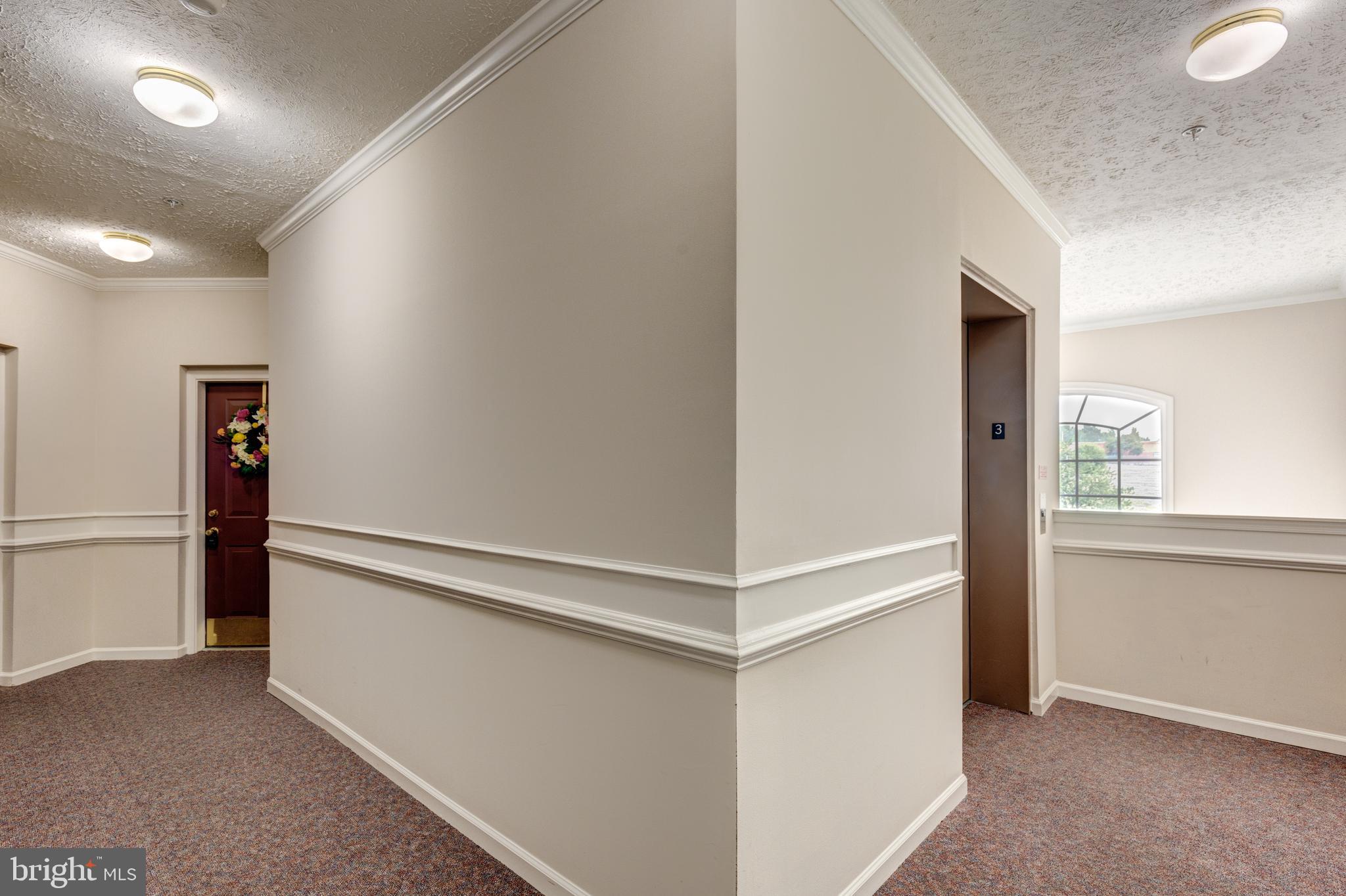 HAMPTON COURT - Residential