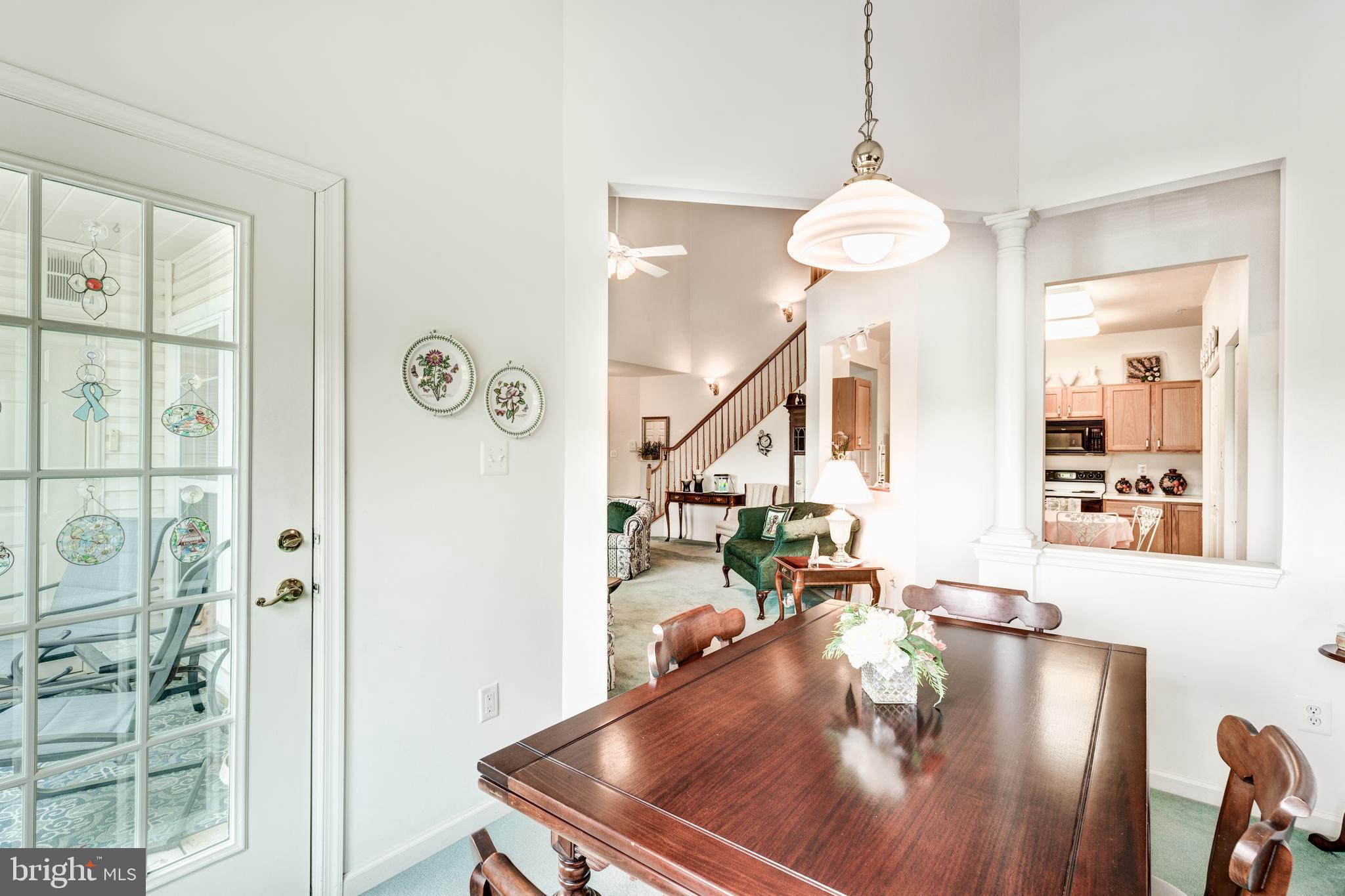 HAMPTON COURT - Residential