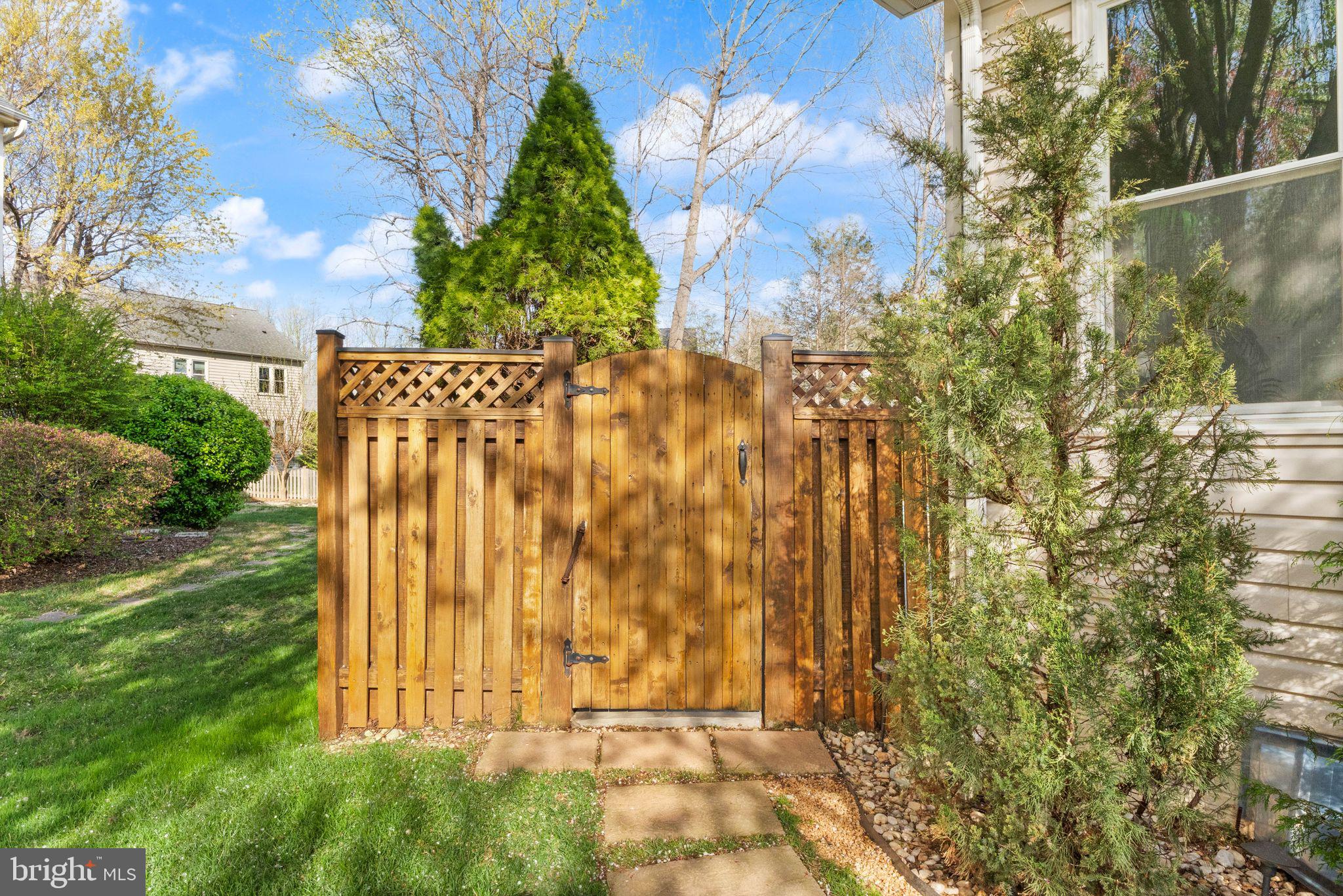 WILLOW PONDS - Residential