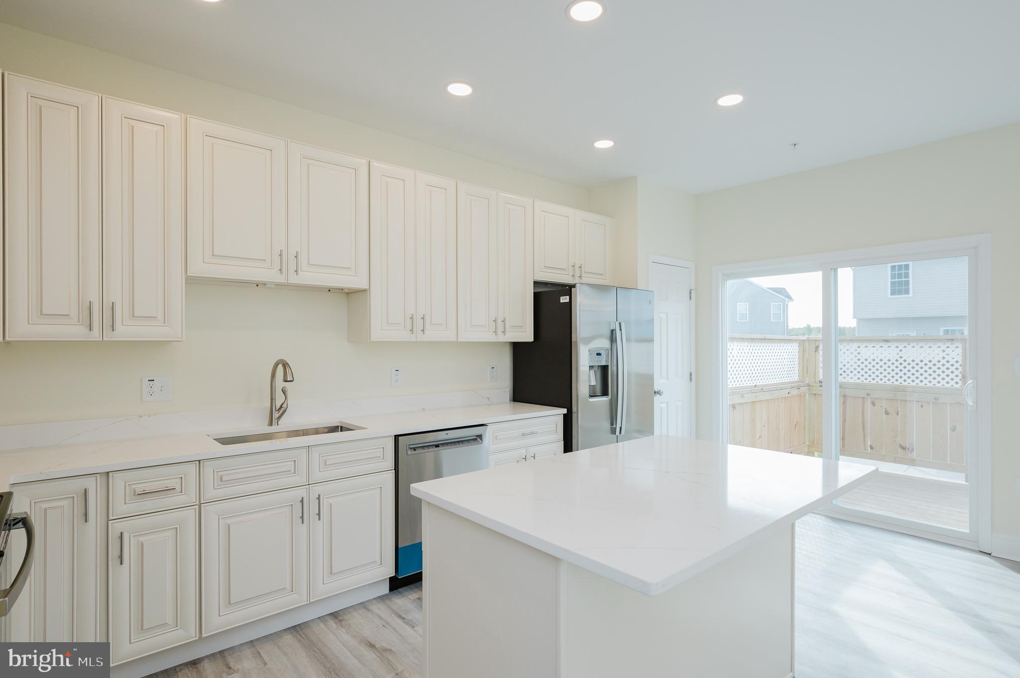 HOLLYWOODS POINT - Residential