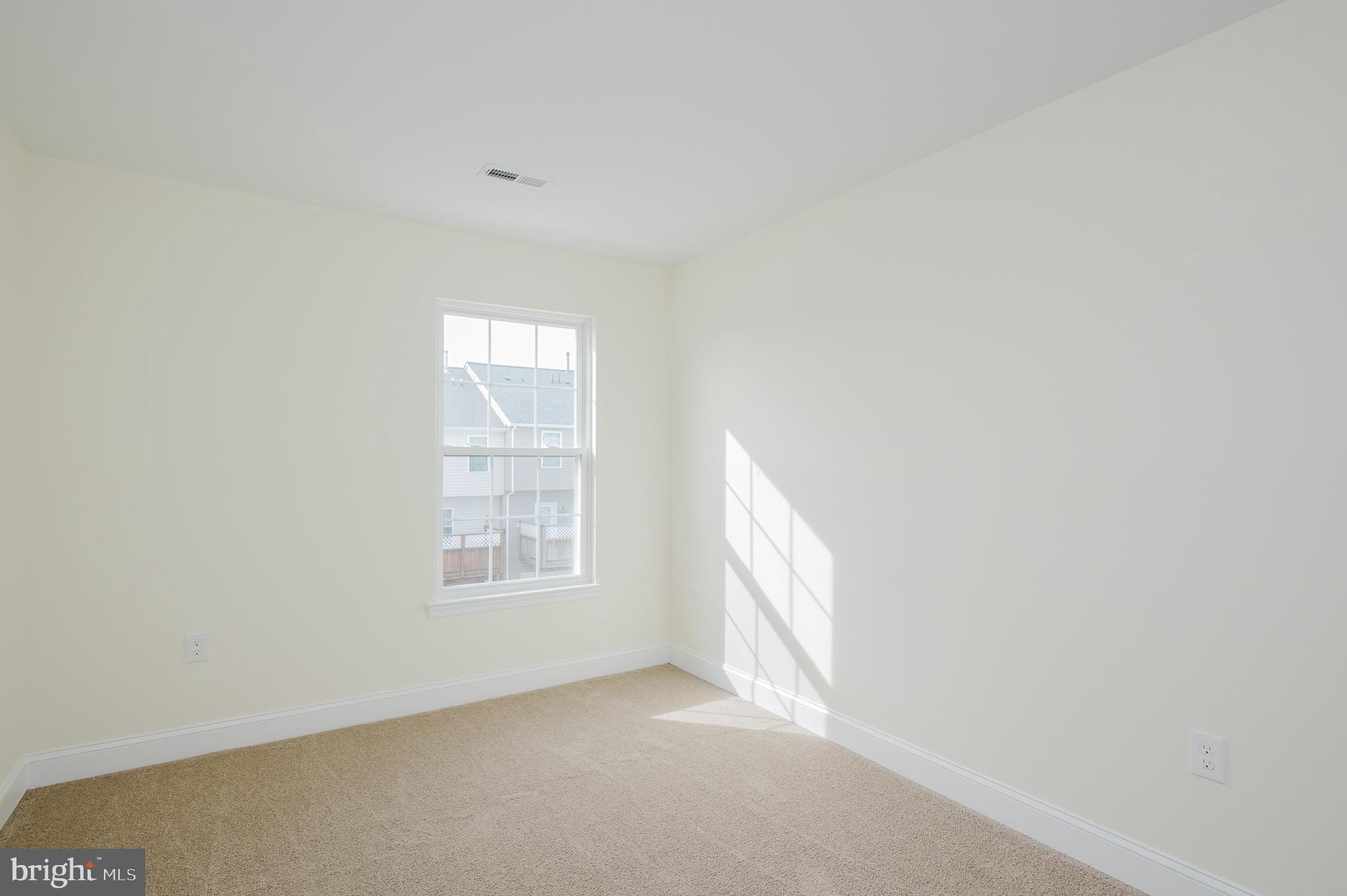 HOLLYWOODS POINT - Residential