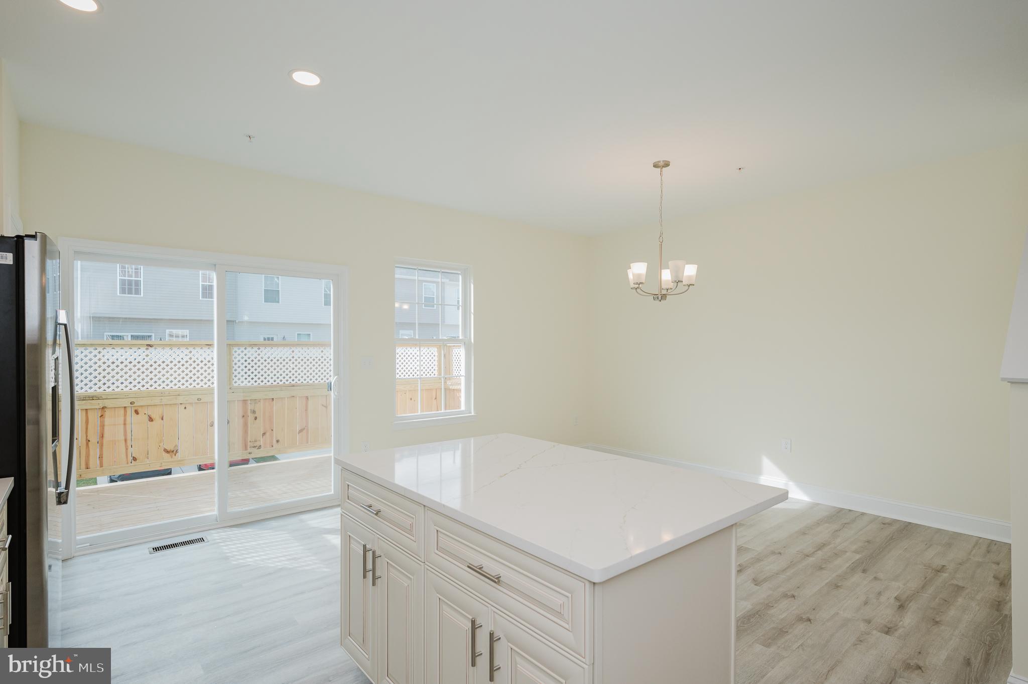 HOLLYWOODS POINT - Residential