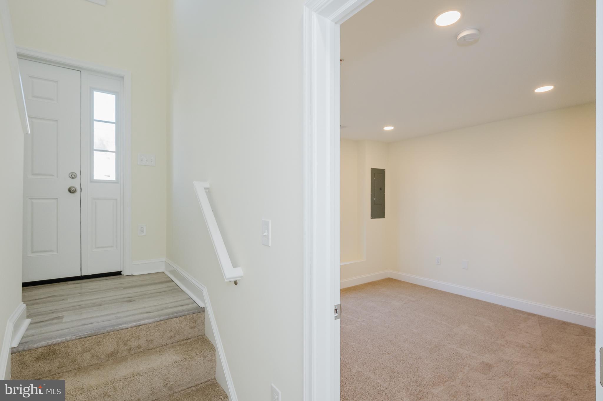 HOLLYWOODS POINT - Residential