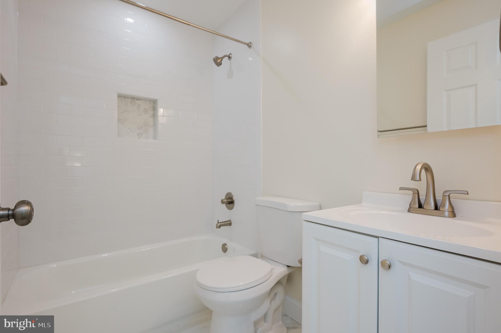 HOLLYWOODS POINT - Residential