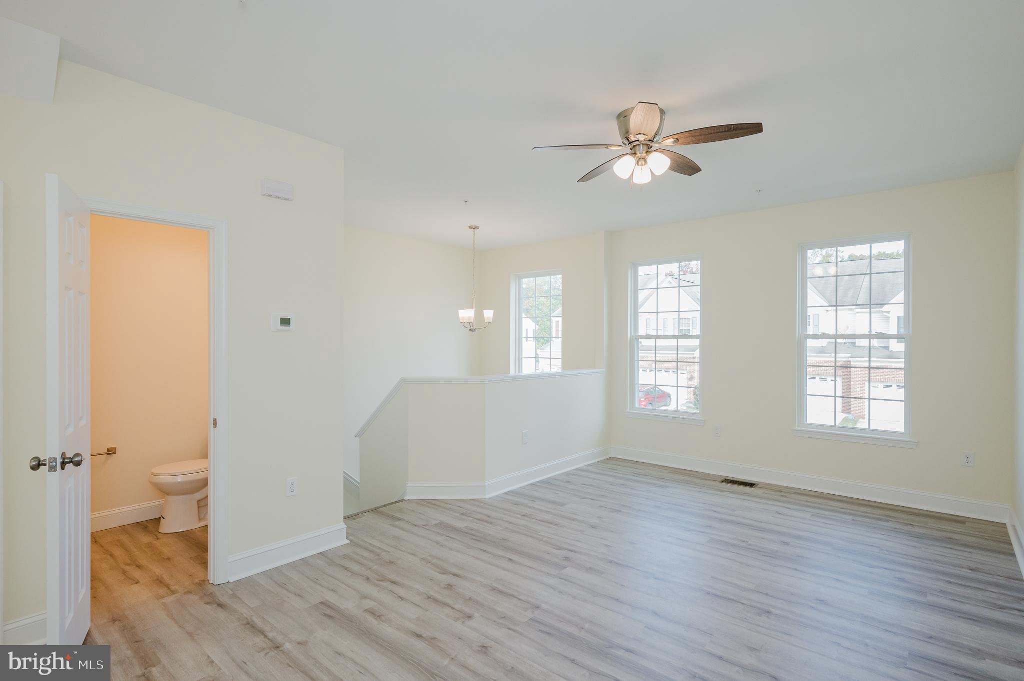 HOLLYWOODS POINT - Residential