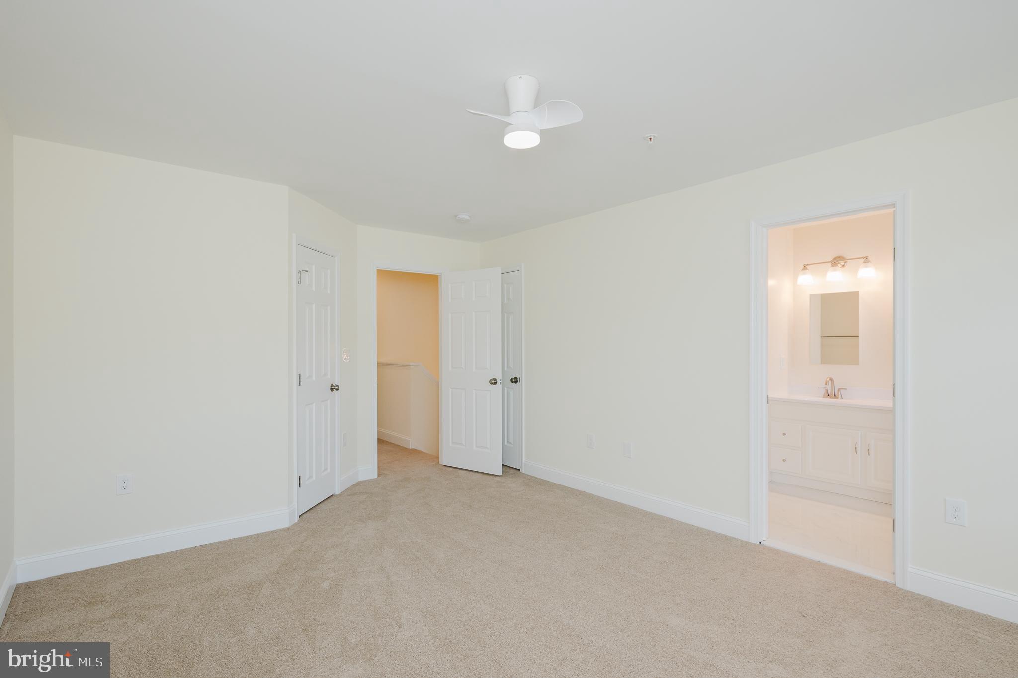 HOLLYWOODS POINT - Residential