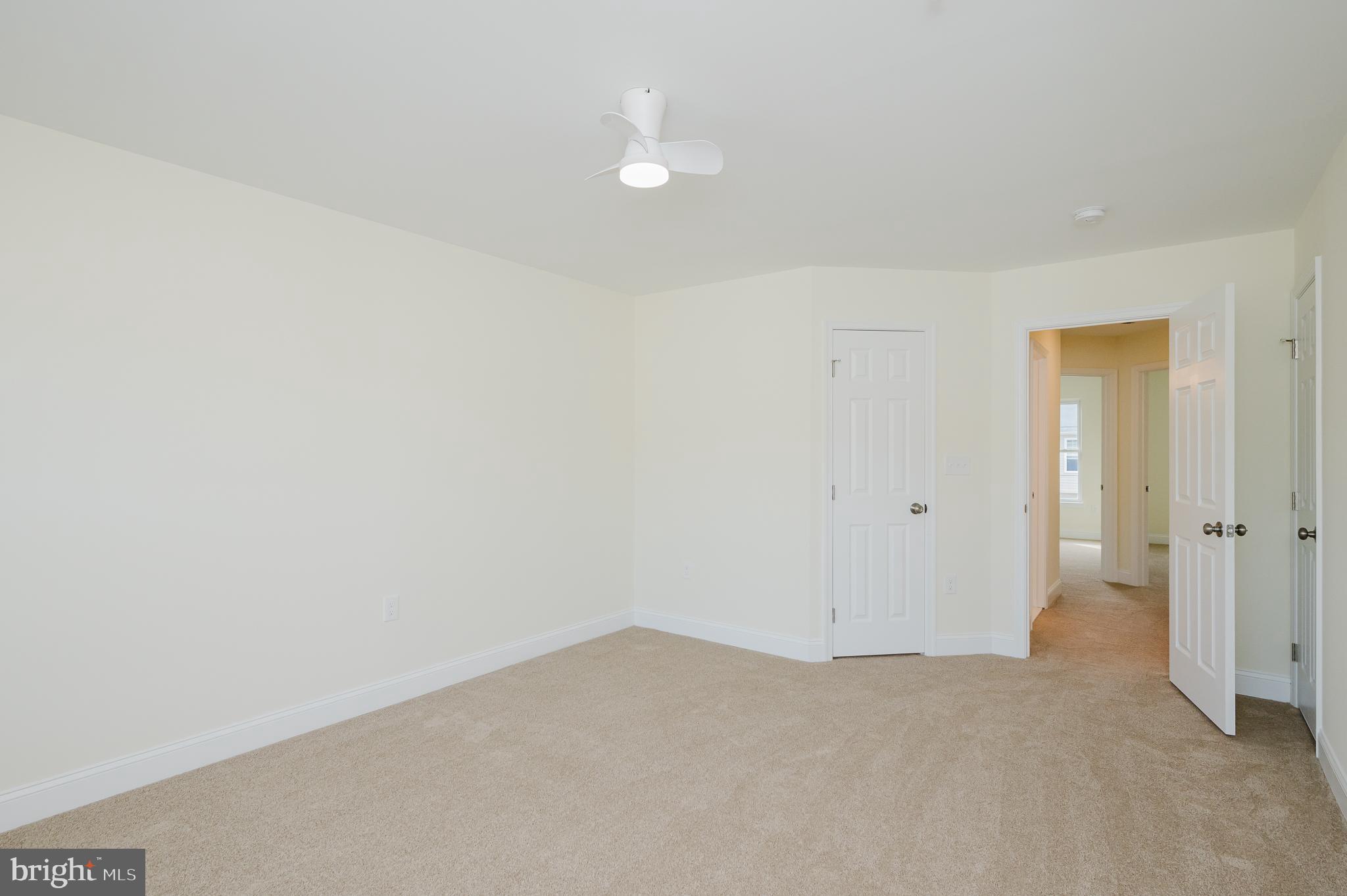 HOLLYWOODS POINT - Residential