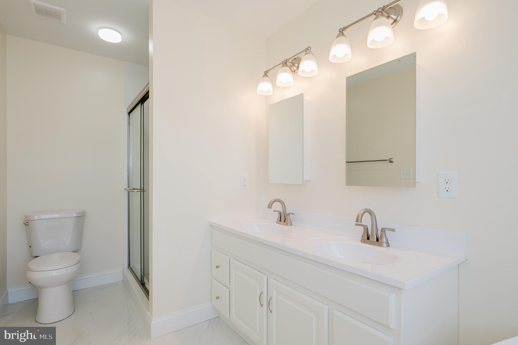 HOLLYWOODS POINT - Residential