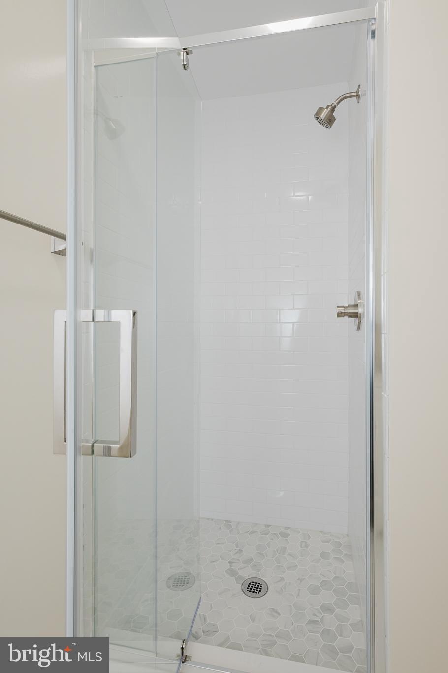 HOLLYWOODS POINT - Residential