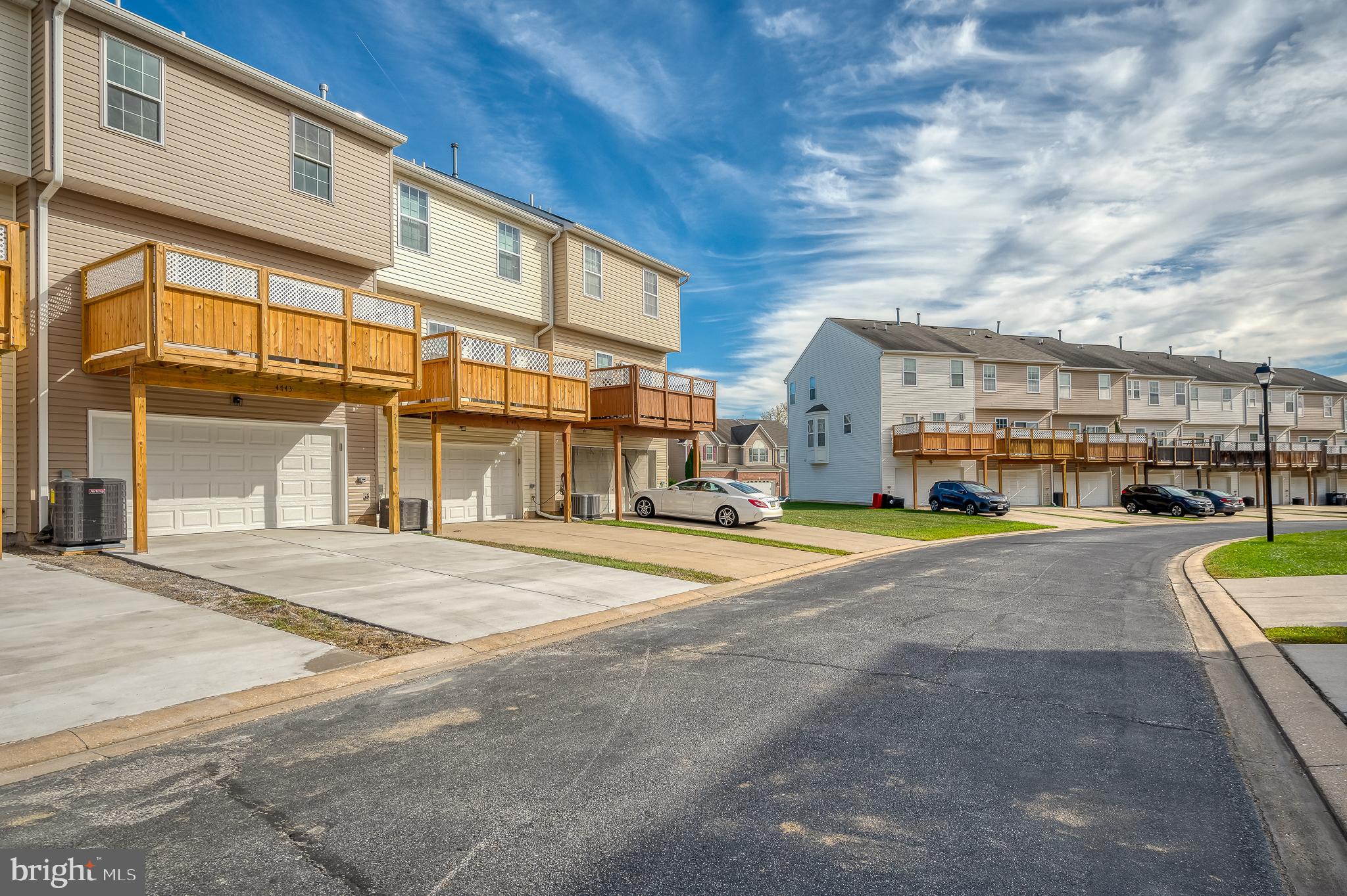 HOLLYWOODS POINT - Residential