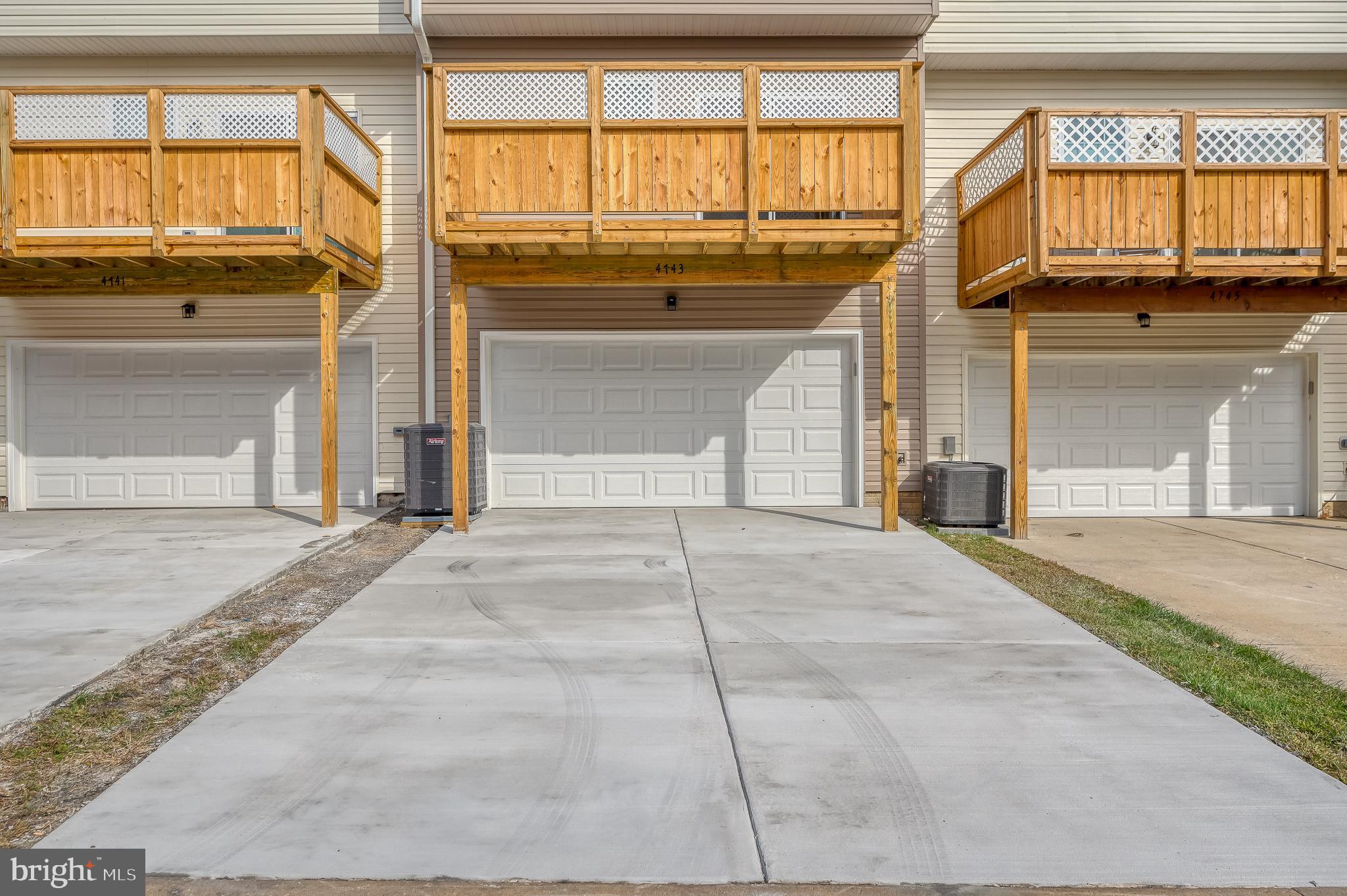 HOLLYWOODS POINT - Residential