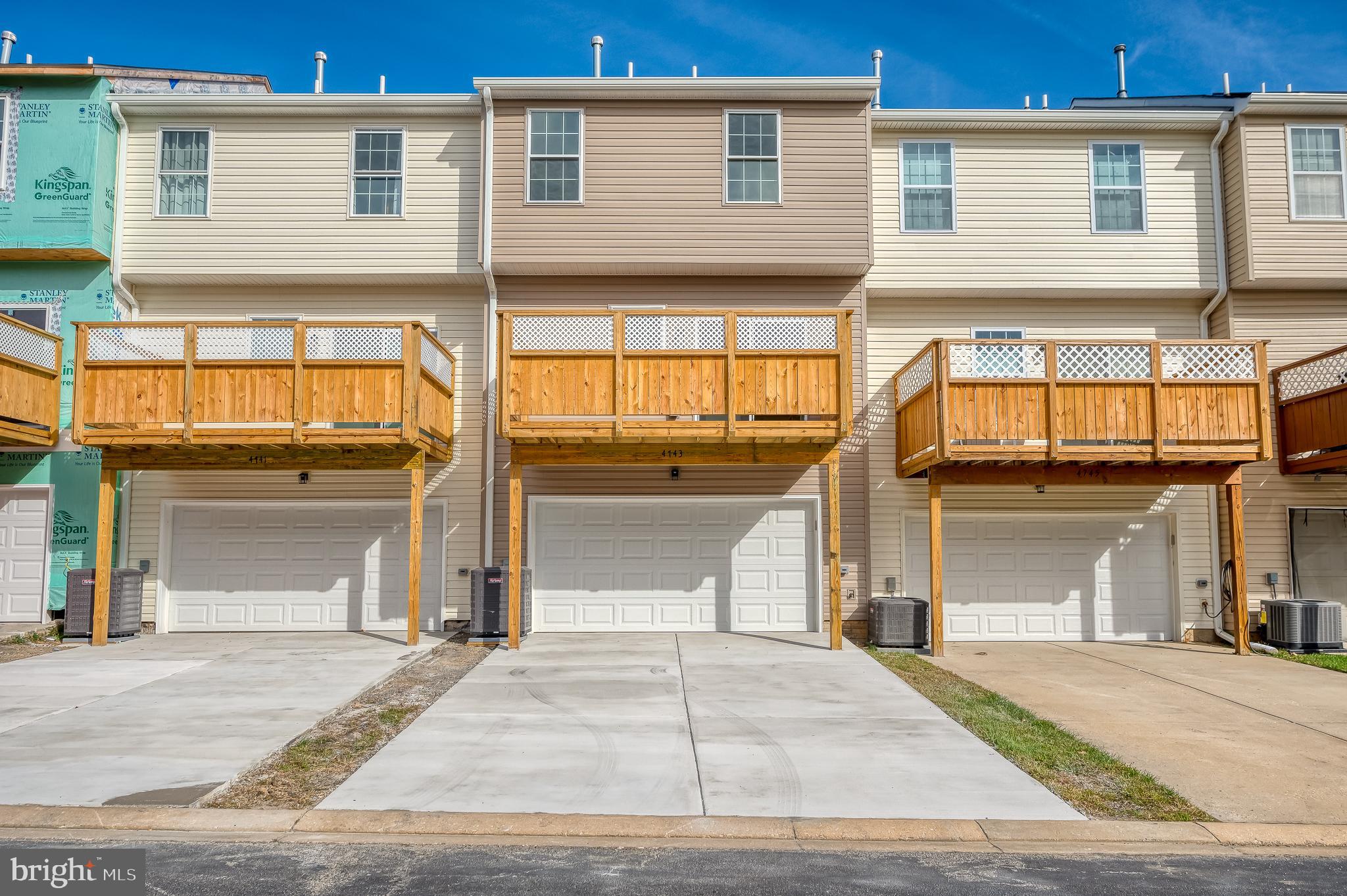 HOLLYWOODS POINT - Residential