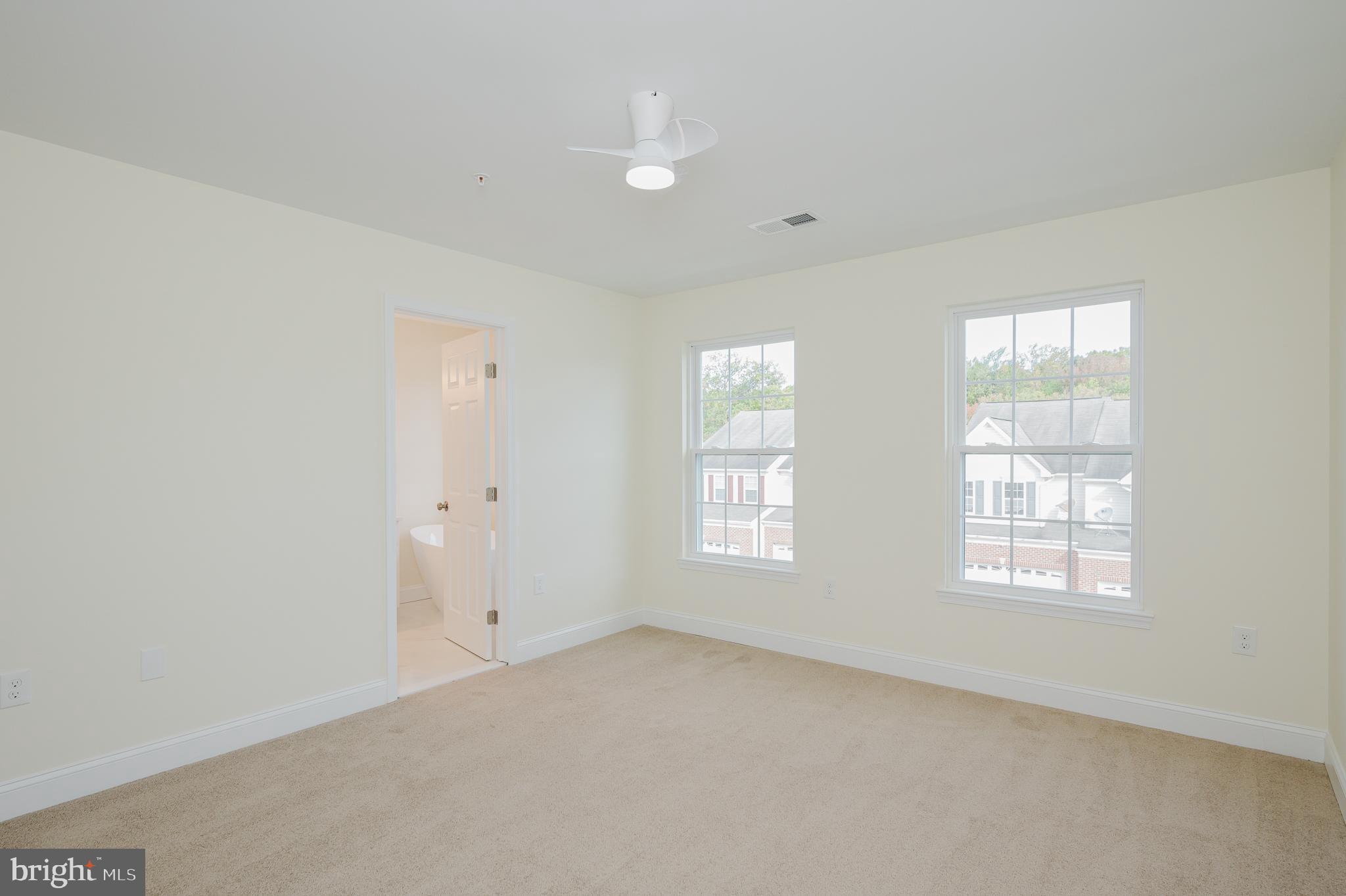 HOLLYWOODS POINT - Residential