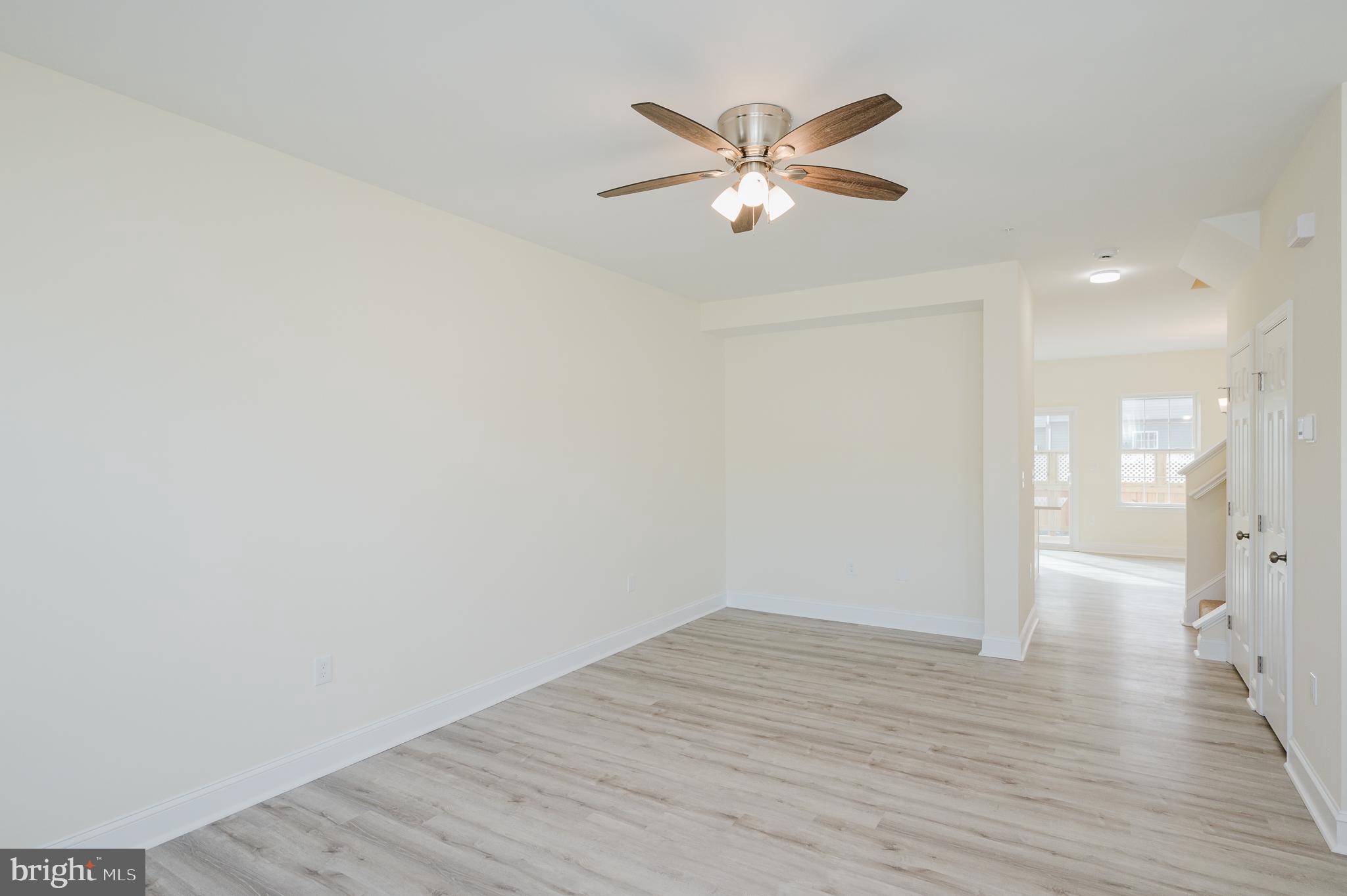 HOLLYWOODS POINT - Residential