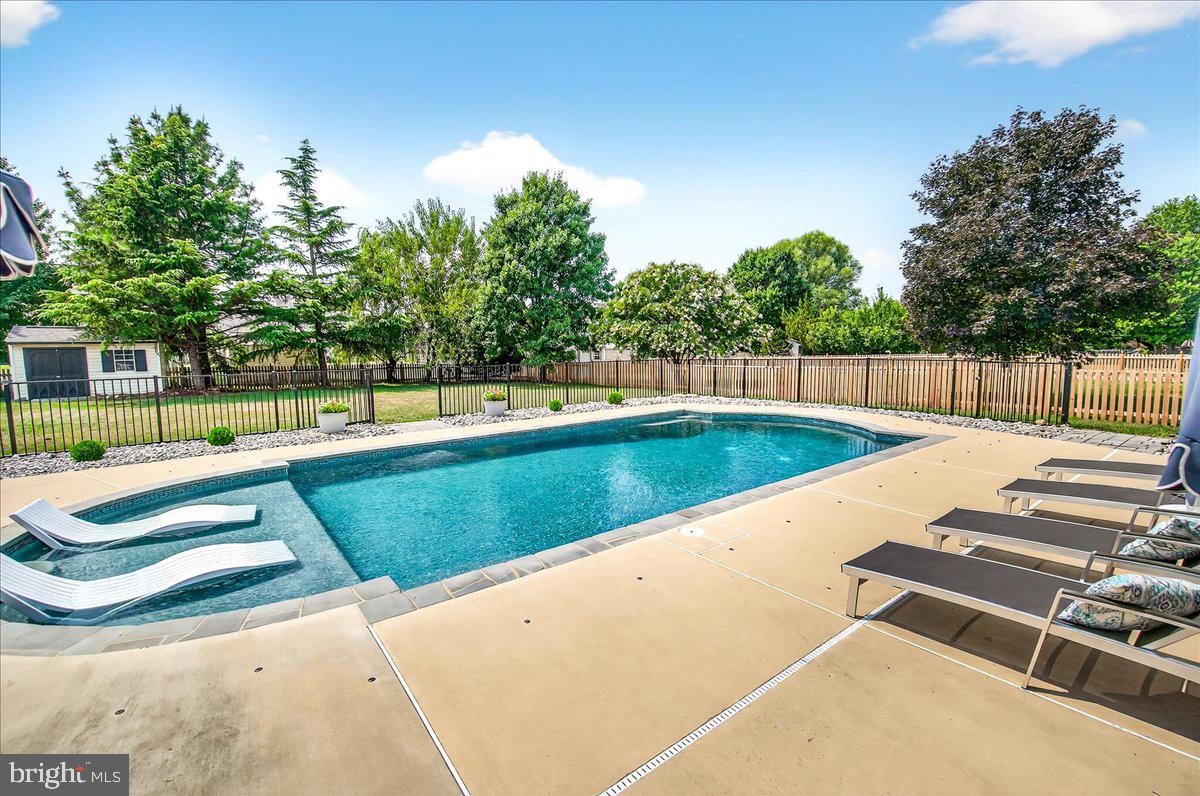 GREEN HILL MANOR - Residential