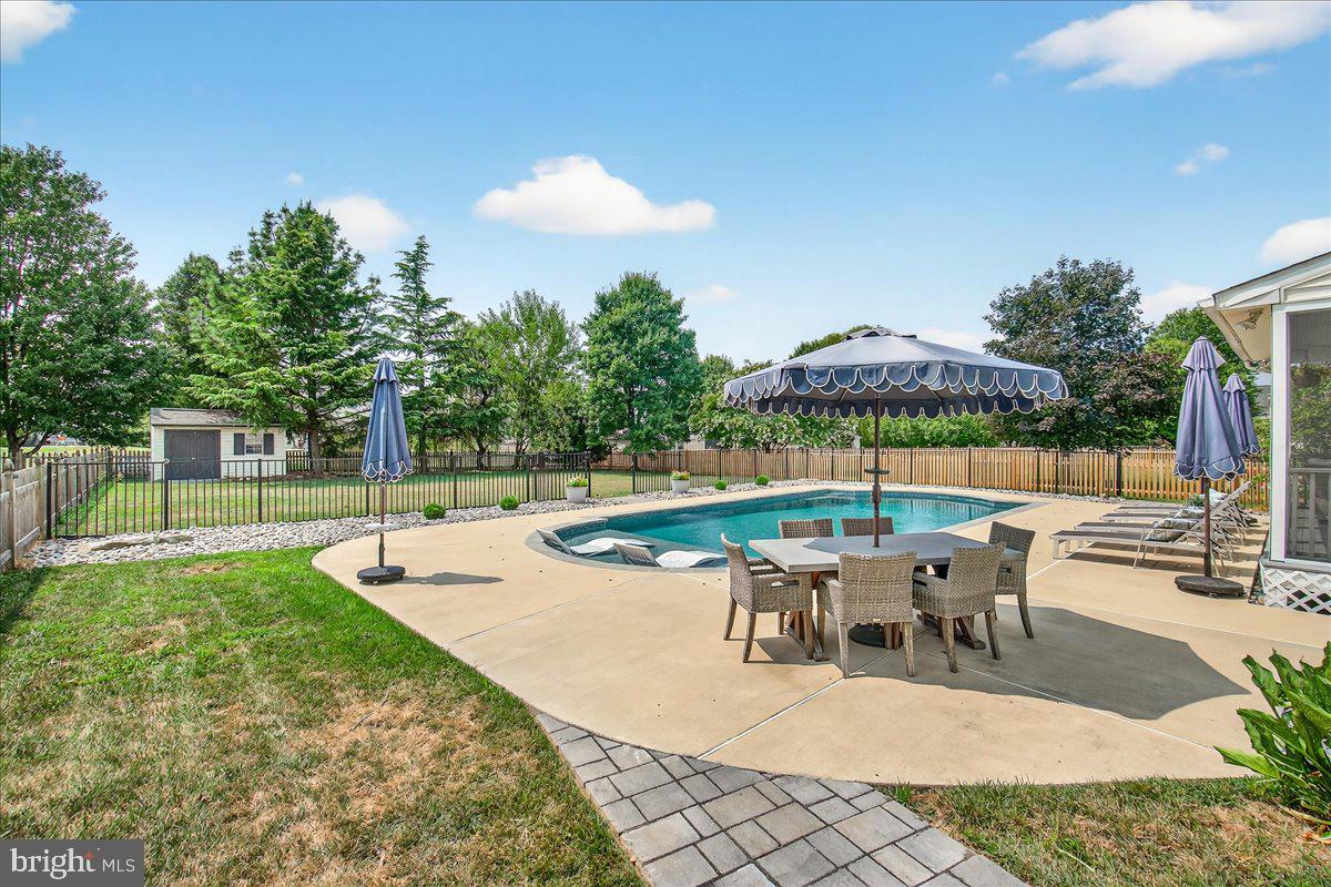 GREEN HILL MANOR - Residential