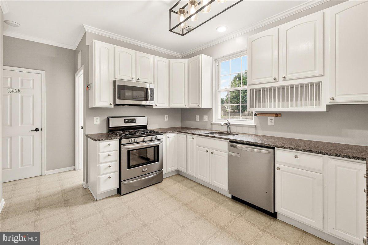 GREEN HILL MANOR - Residential